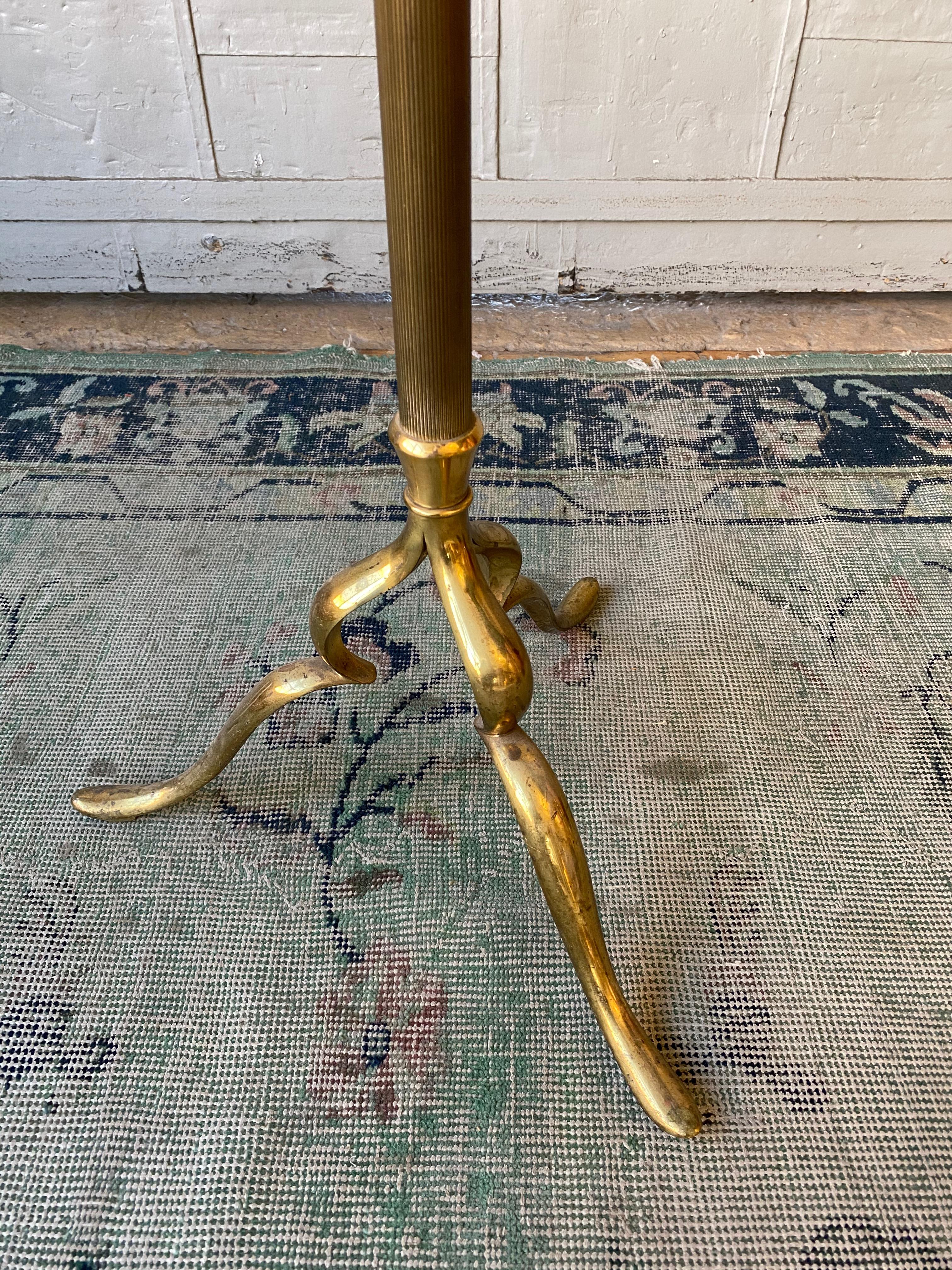 French Mid-Century Modern Brass Floor Lamp on a Tripod Base For Sale 10
