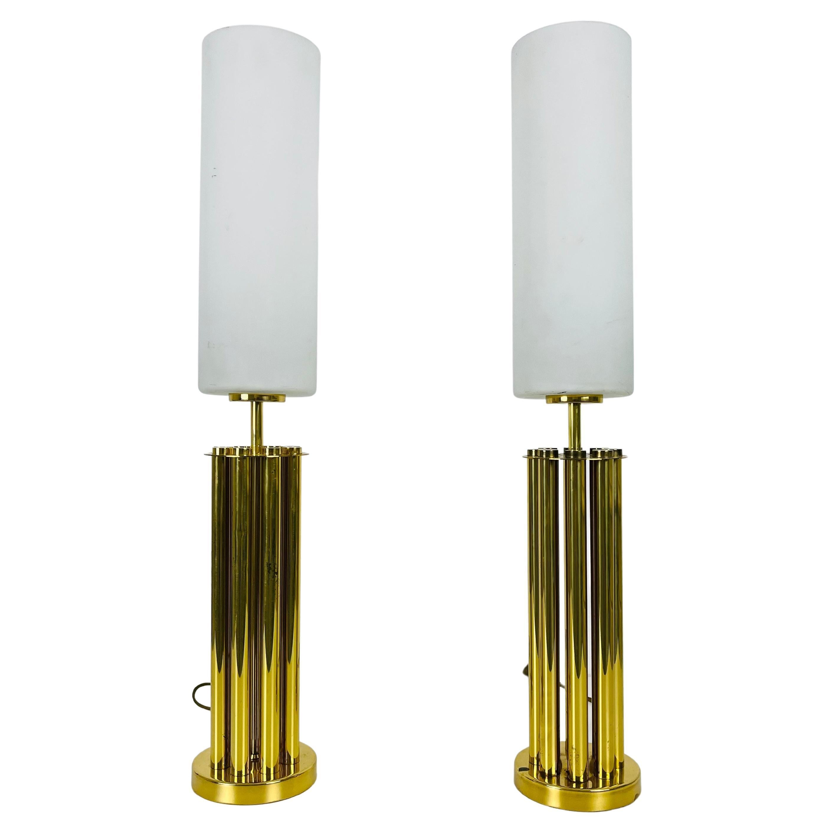 Paire de lampes de bureau françaises en laiton de style mi-siècle moderne, années 1960
