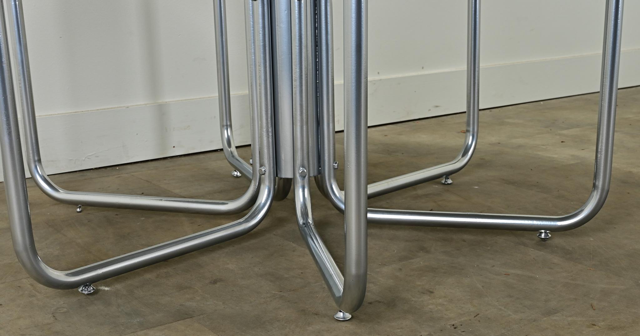 Table centrale française mi-siècle moderne en vente 3