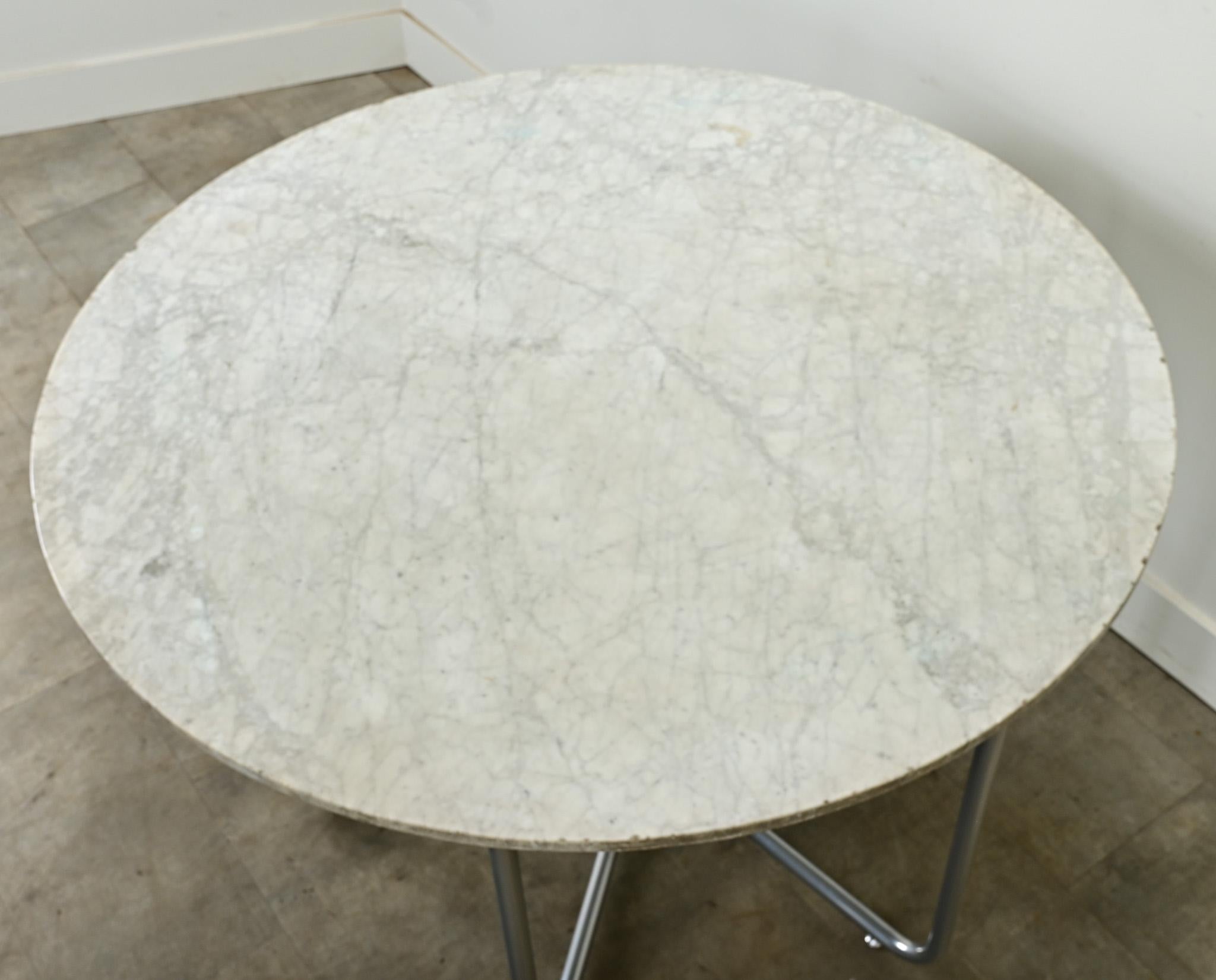 Table centrale française mi-siècle moderne en vente 5