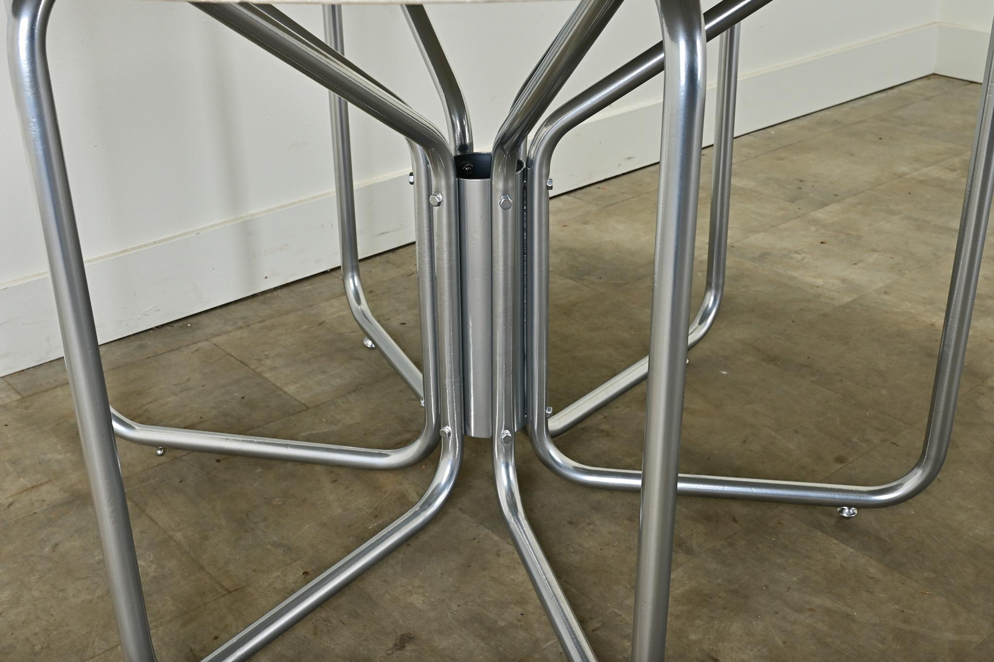 Table centrale française mi-siècle moderne en vente 1