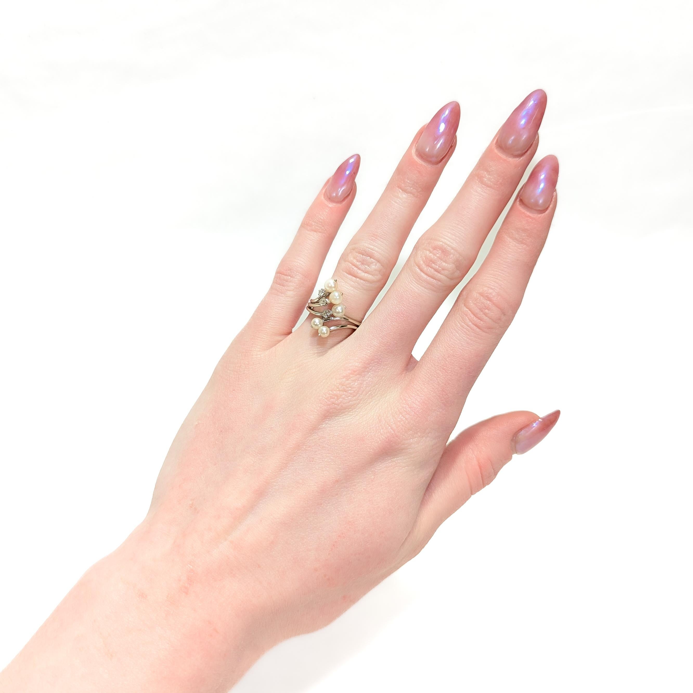 Round Cut French Mid-Century Modern Diamond, Pearl, & 18k White Gold Cocktail Ring For Sale