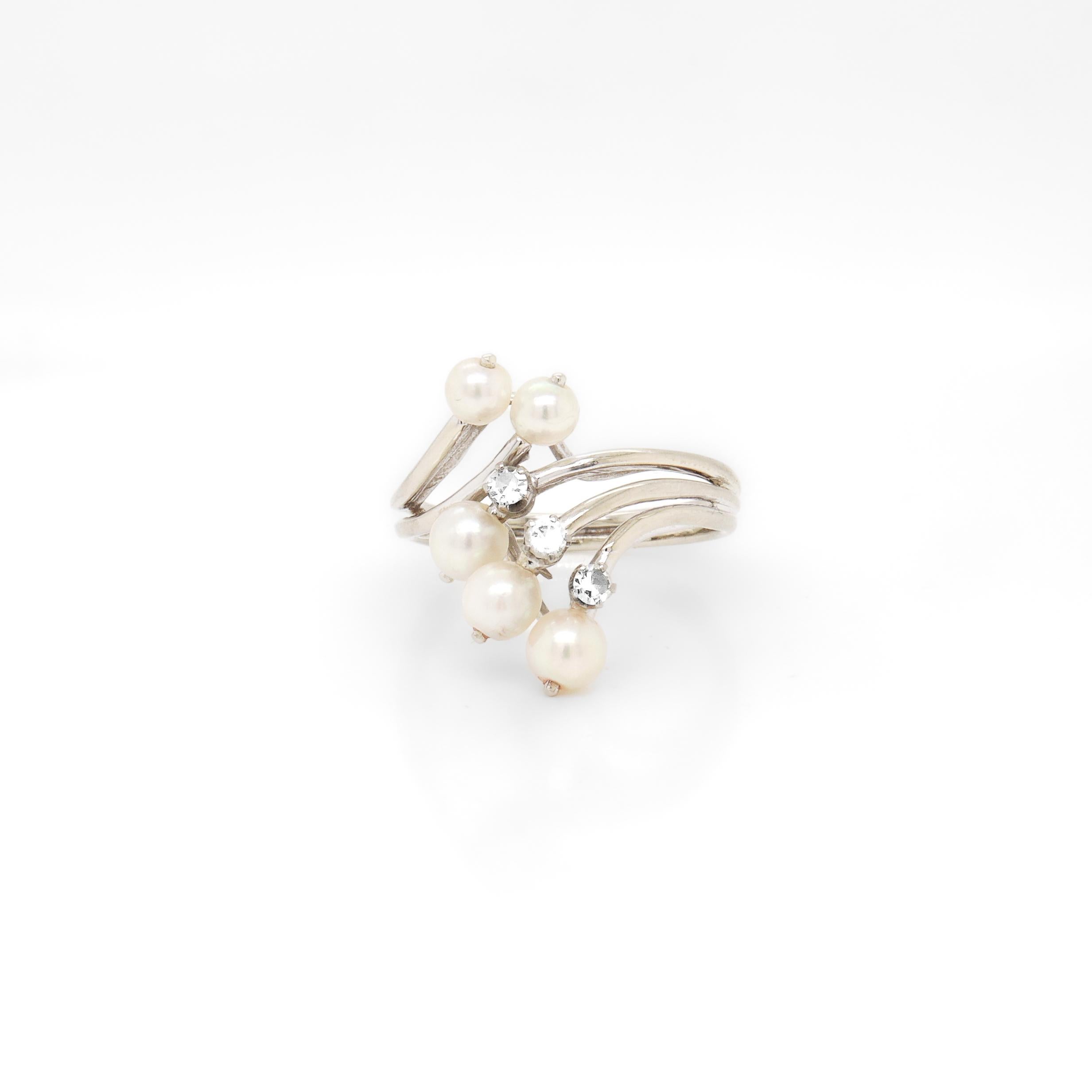 Women's French Mid-Century Modern Diamond, Pearl, & 18k White Gold Cocktail Ring For Sale