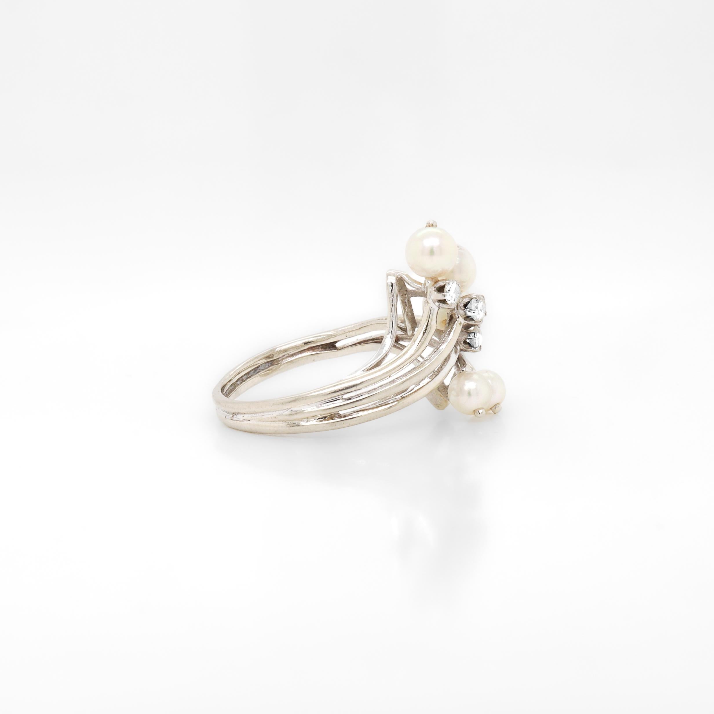 French Mid-Century Modern Diamond, Pearl, & 18k White Gold Cocktail Ring For Sale 4