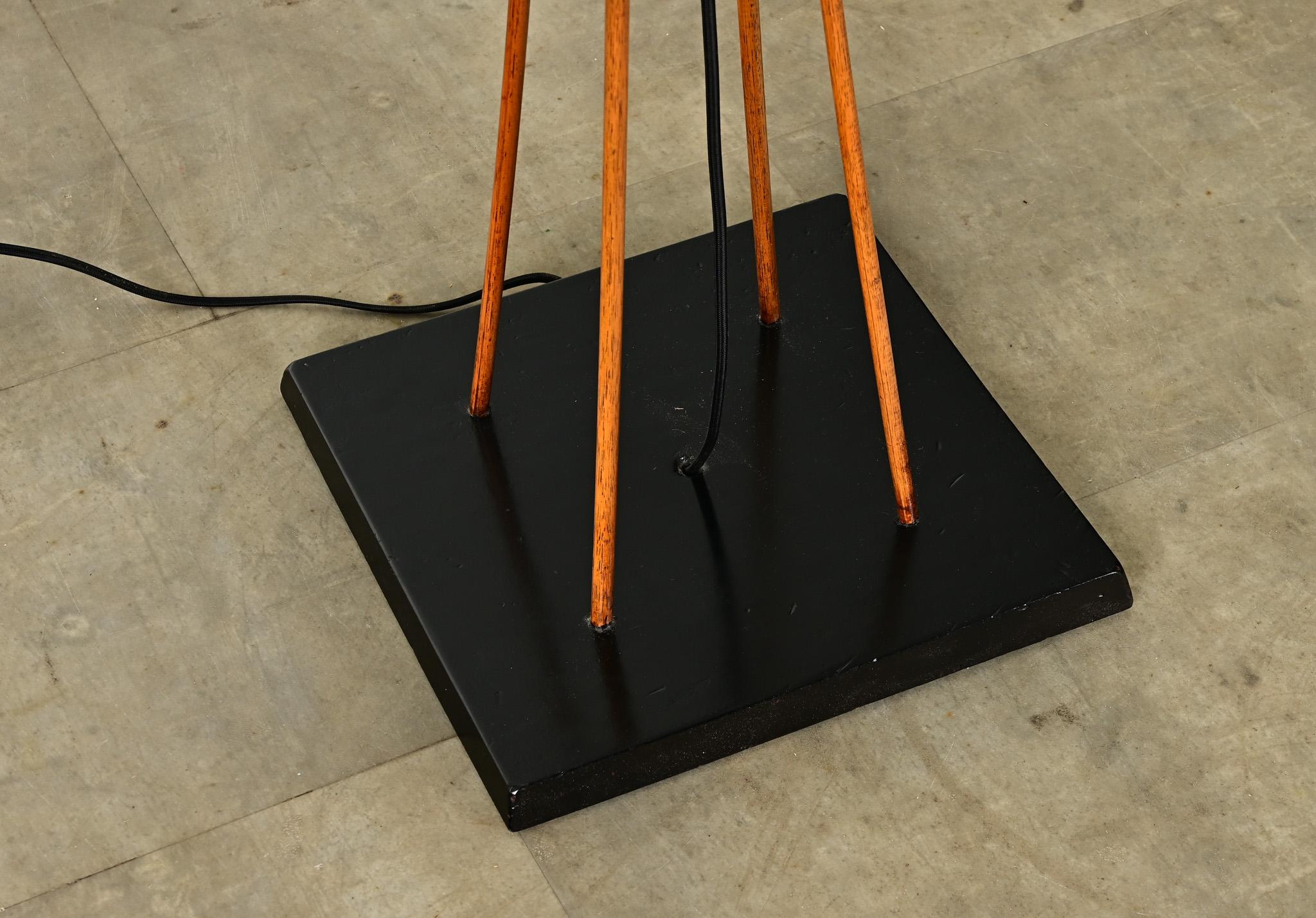 20ième siècle Lampadaire français The Moderns en vente