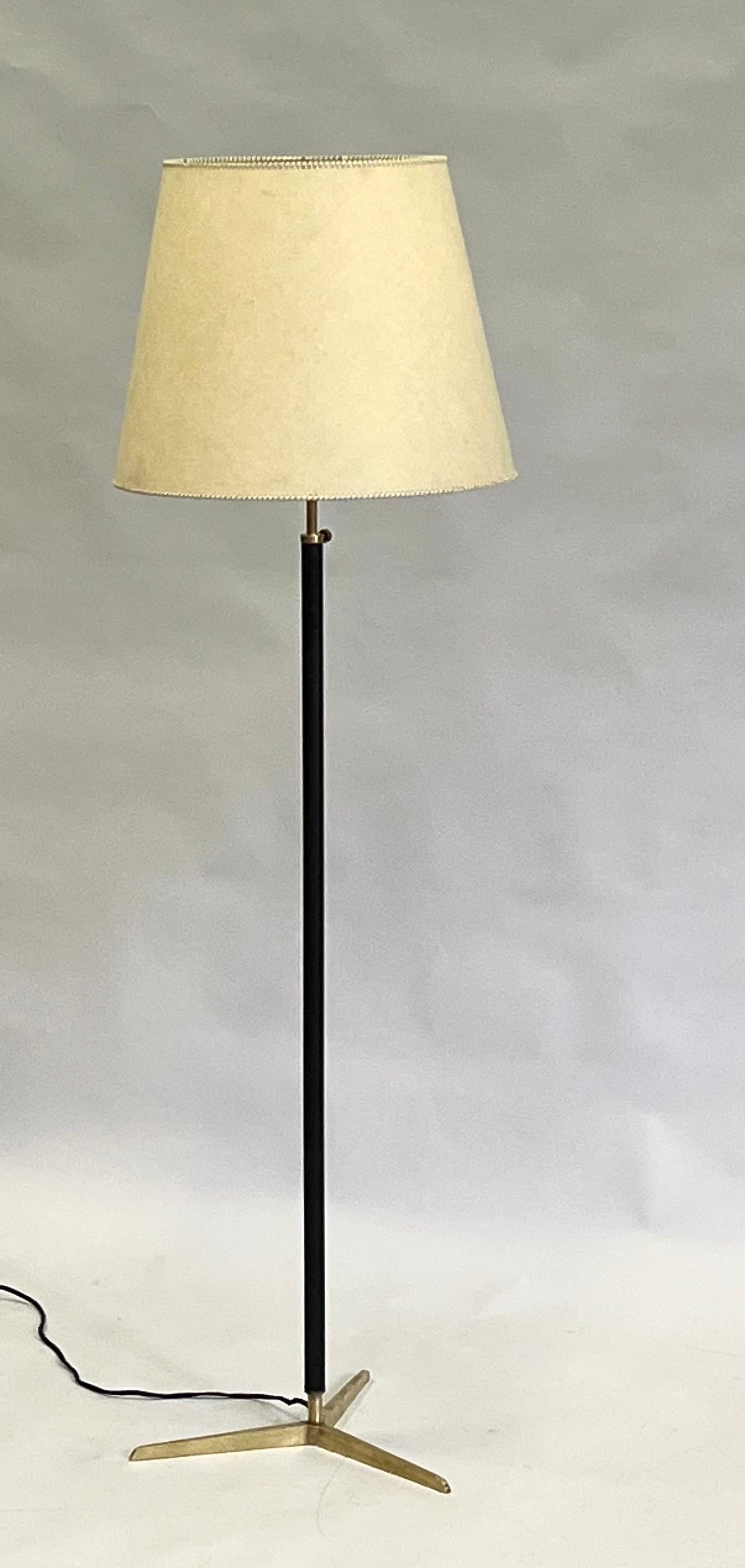 French Mid-Century Modern Hand Stitched Leather Floor Lamp Jacques Adnet In Good Condition For Sale In New York, NY