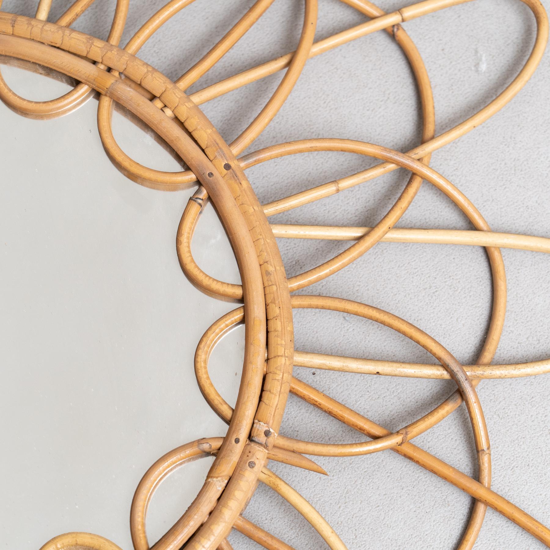 Französischer handgefertigter Rattan-Wandspiegel, Mid-Century Modern, um 1960 im Angebot 2