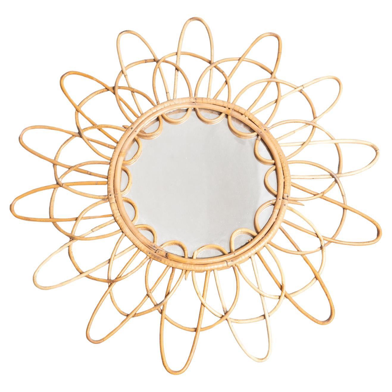 Französischer handgefertigter Rattan-Wandspiegel, Mid-Century Modern, um 1960 im Angebot