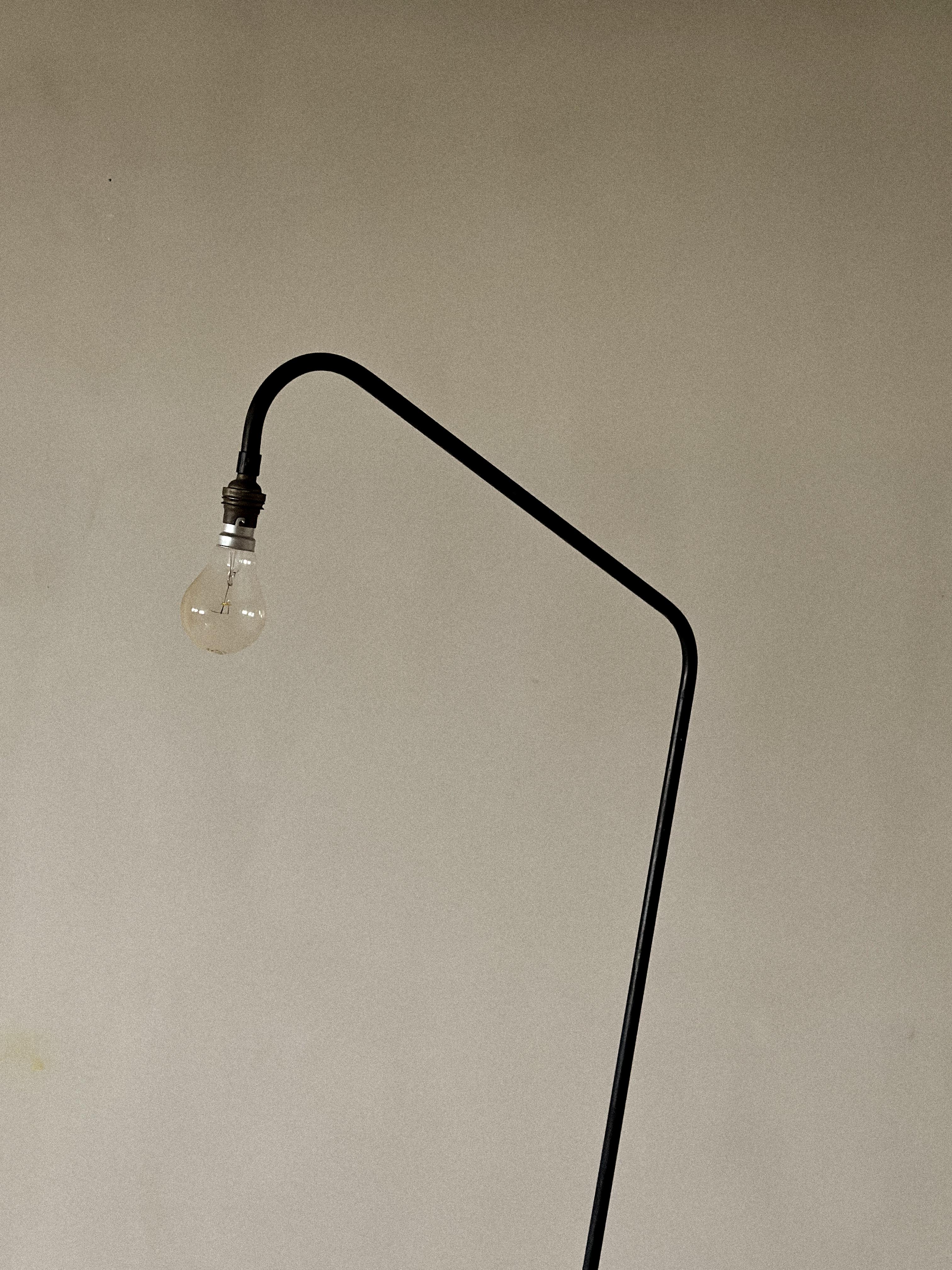 Lámpara de pie industrial francesa de mediados de siglo, Francia, hacia 1950 en venta 5