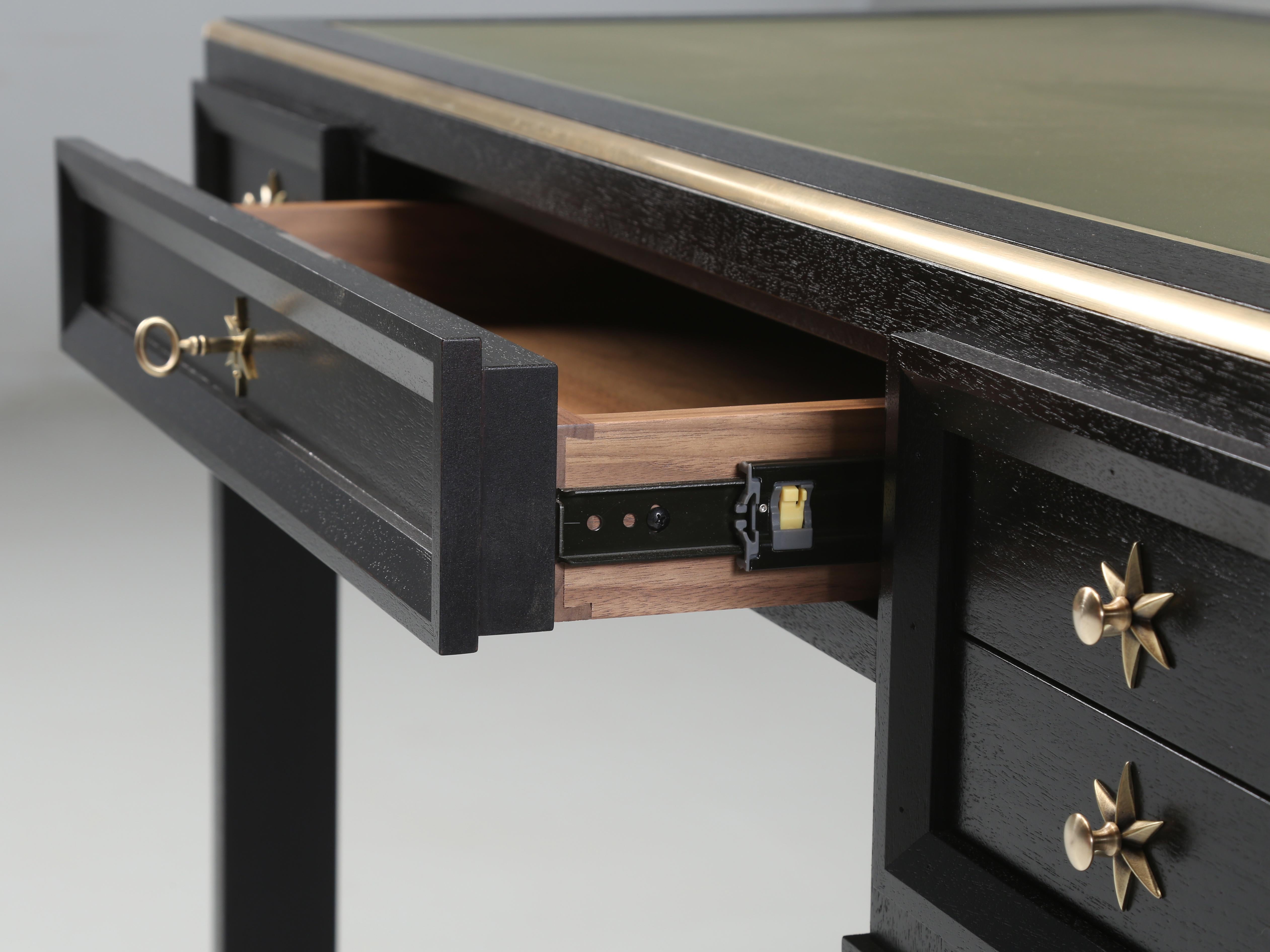 XXIe siècle et contemporain Bureau d'inspiration Jacques Adnet, français, du milieu du siècle dernier, fabriqué sur commande par Old Plank en vente