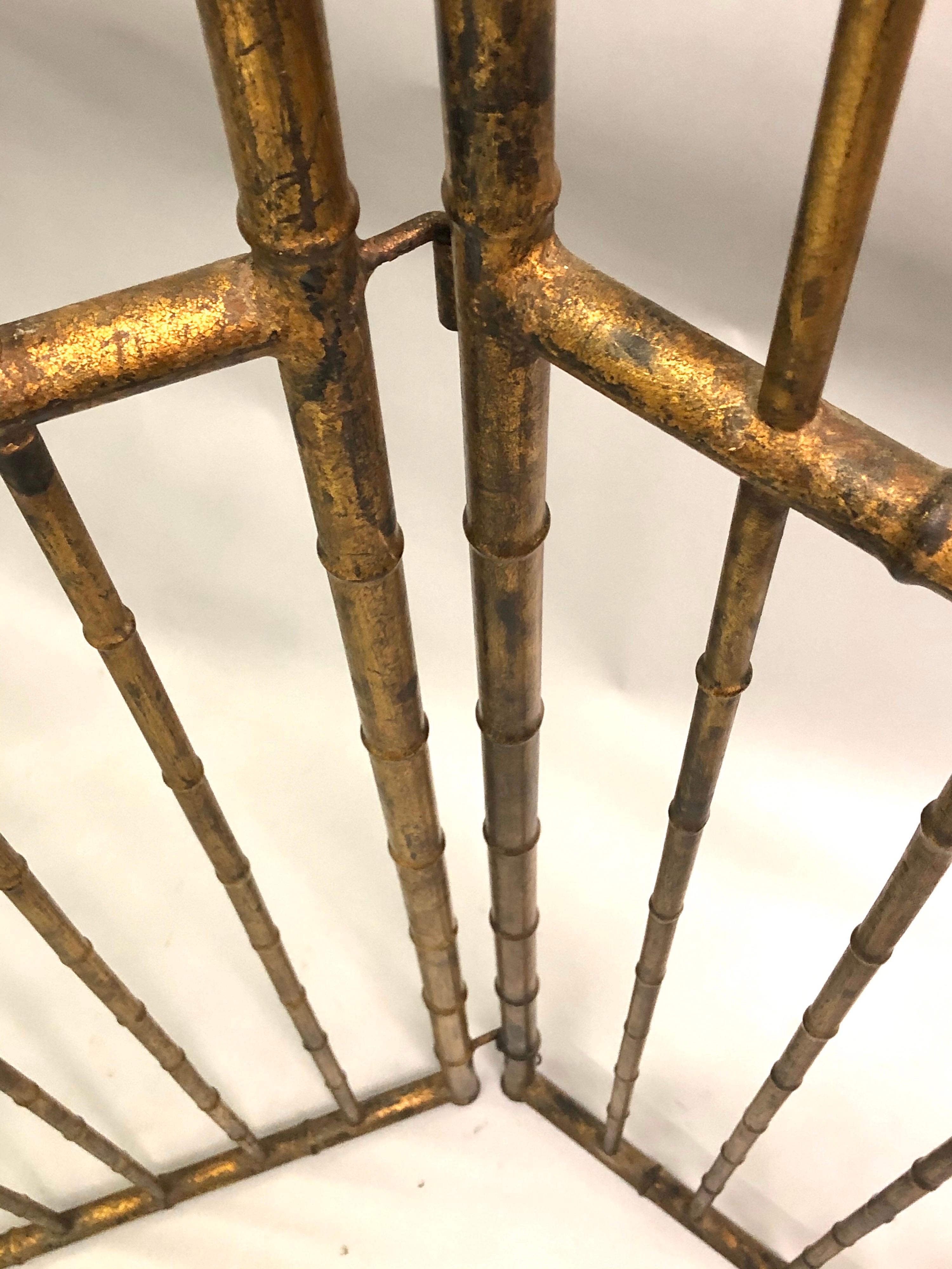 Écran en fer doré en faux bambou de style néoclassique français, mi-siècle moderne, de Bagues en vente 2