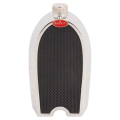 Novedad francesa de mediados de siglo Decantador de radiador Bugatti