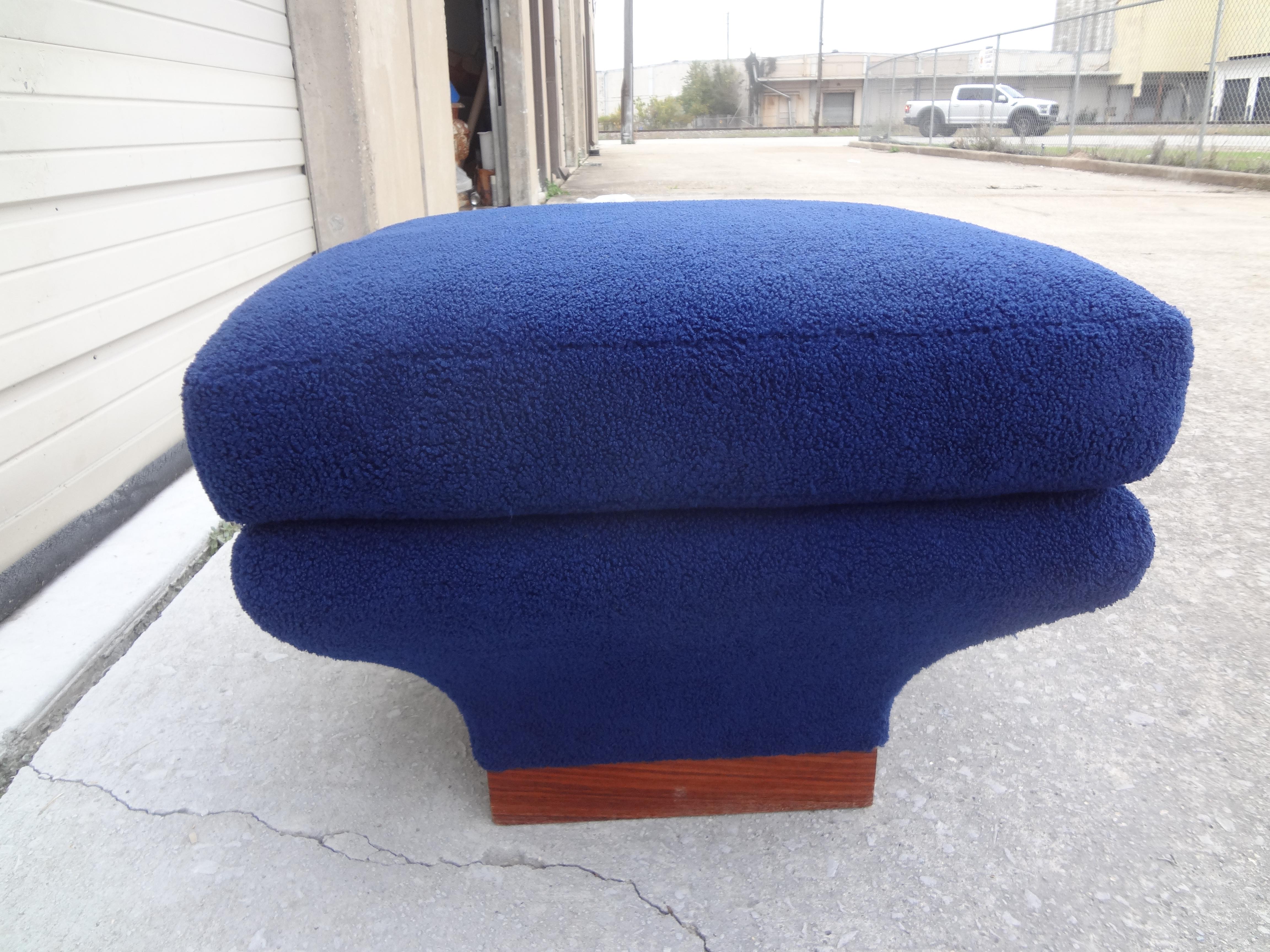 Milieu du XXe siècle Pouf ou banc français de style mi-siècle moderne en vente