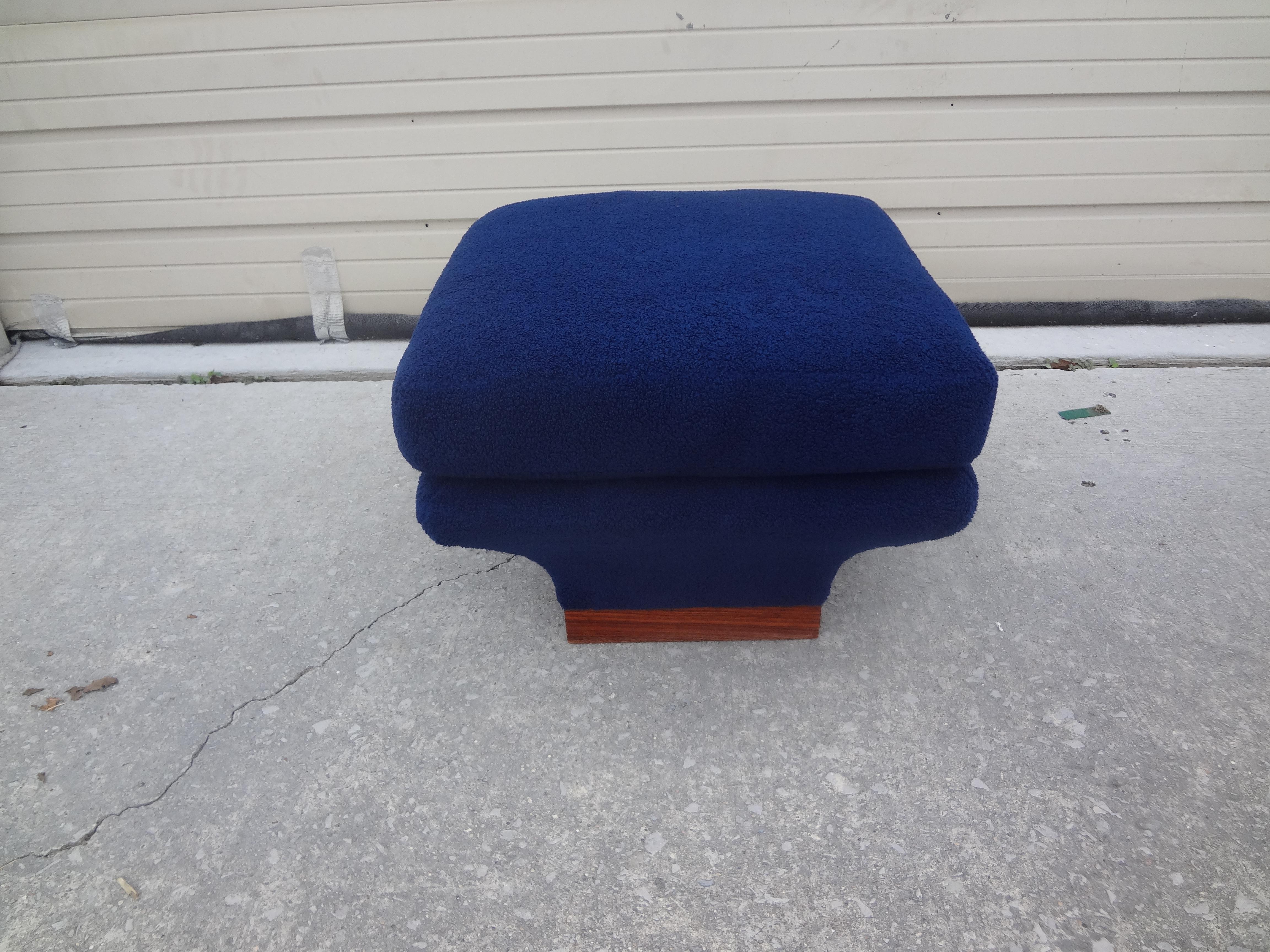 French Mid-Century Modern Ottoman or Bench Attributed To Pierre Paulin For Sale 3