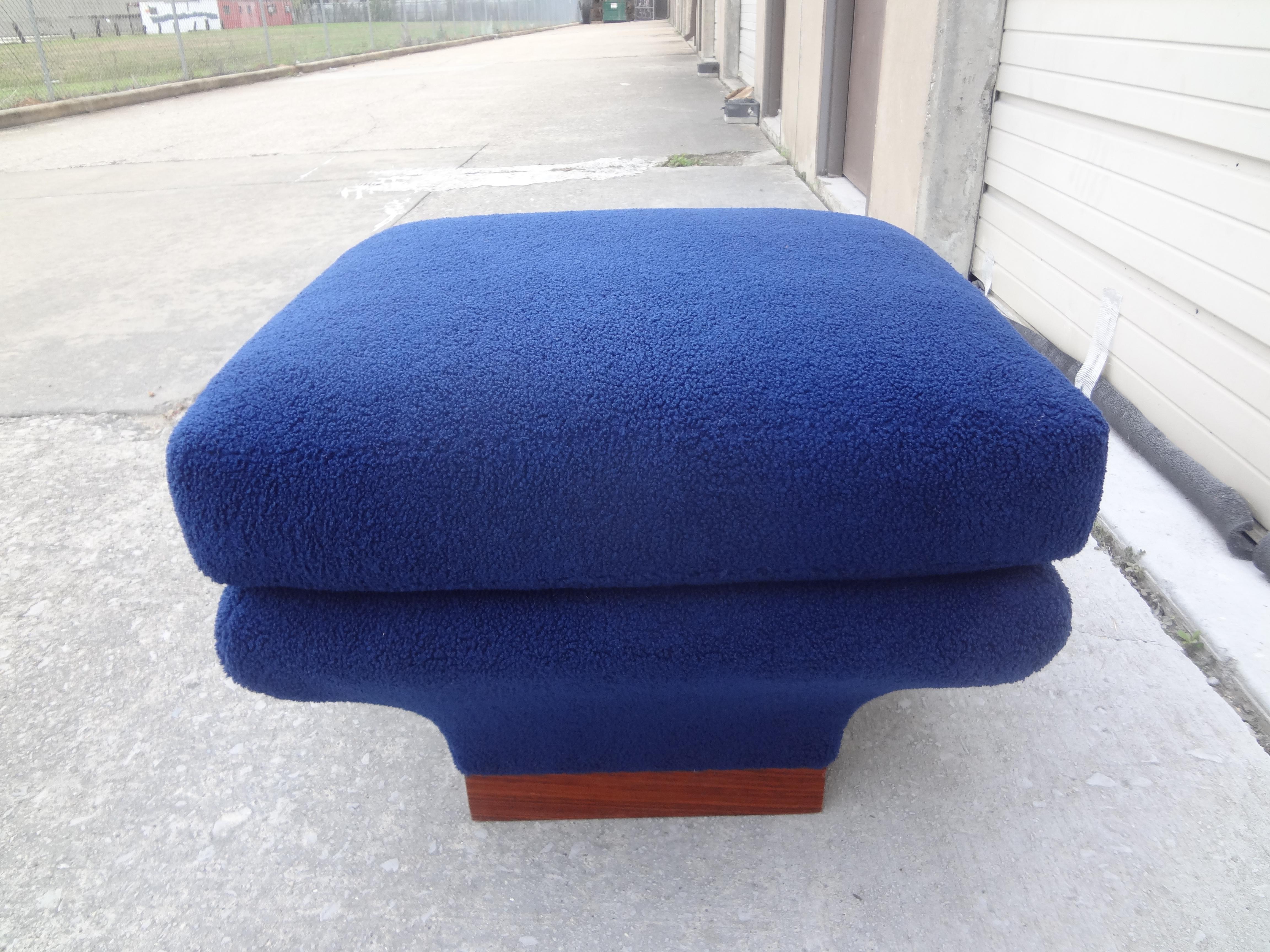 French Mid-Century Modern Ottoman or Bench Attributed To Pierre Paulin For Sale 4