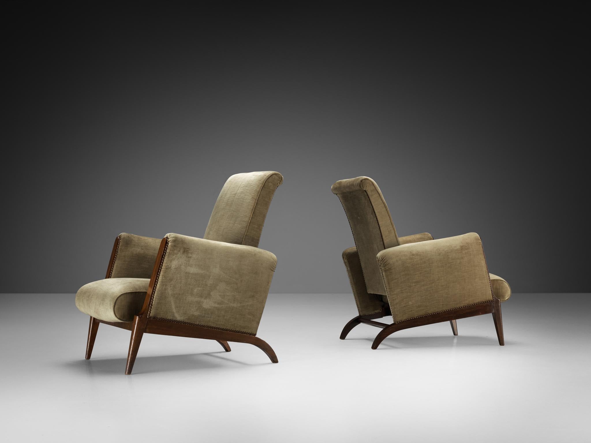 French Mid-Century modern Pair of Lounge Chairs in Olive Green Velvet In Good Condition In Waalwijk, NL