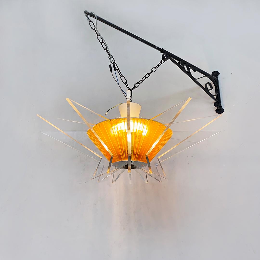 French Mid-Century Modern Plexiglass Chandelier with Geometric Structure, 1980s For Sale 2
