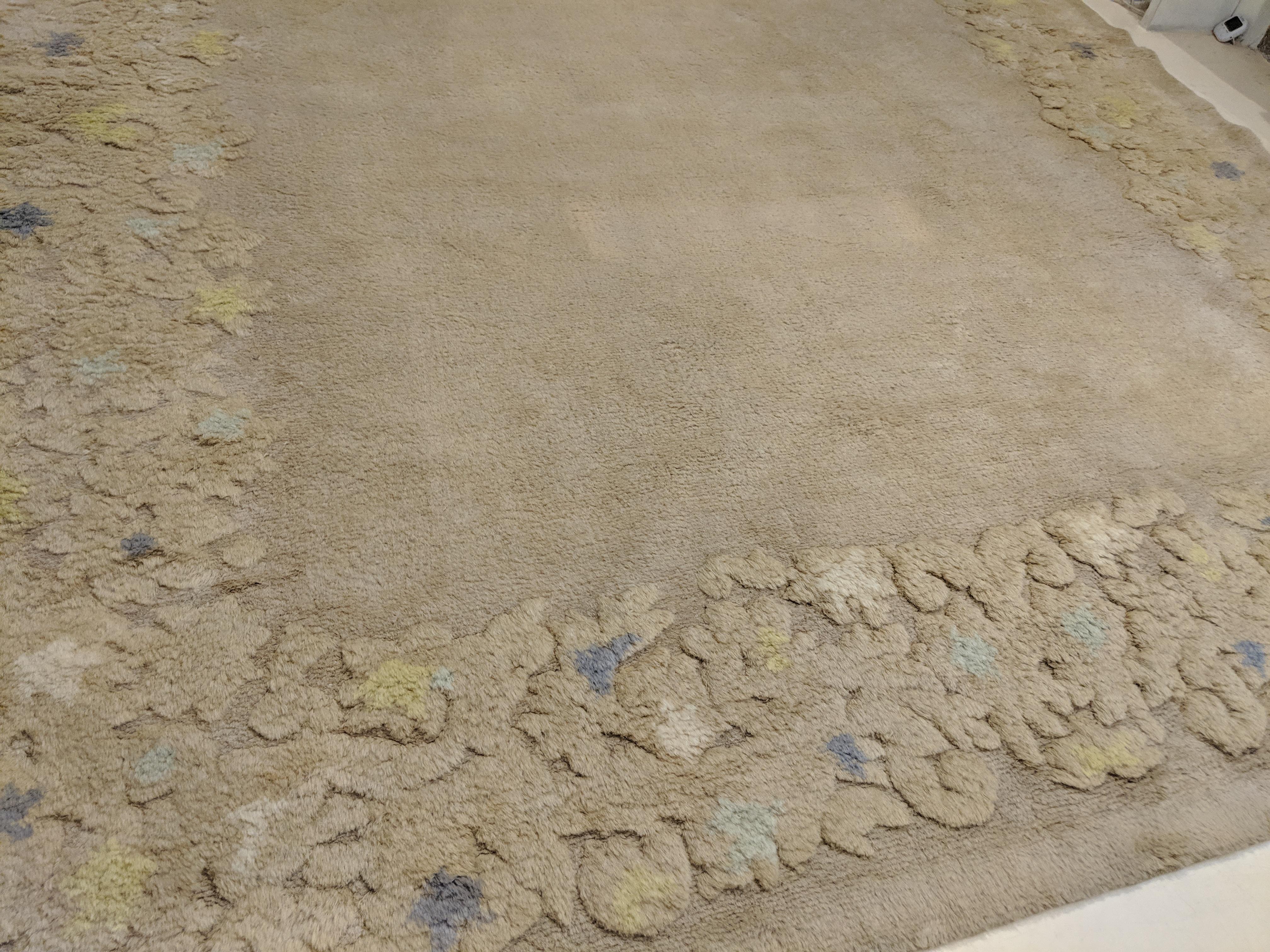 Moderner französischer Teppich aus der Mitte des Jahrhunderts, signiert Leleu im Angebot 5