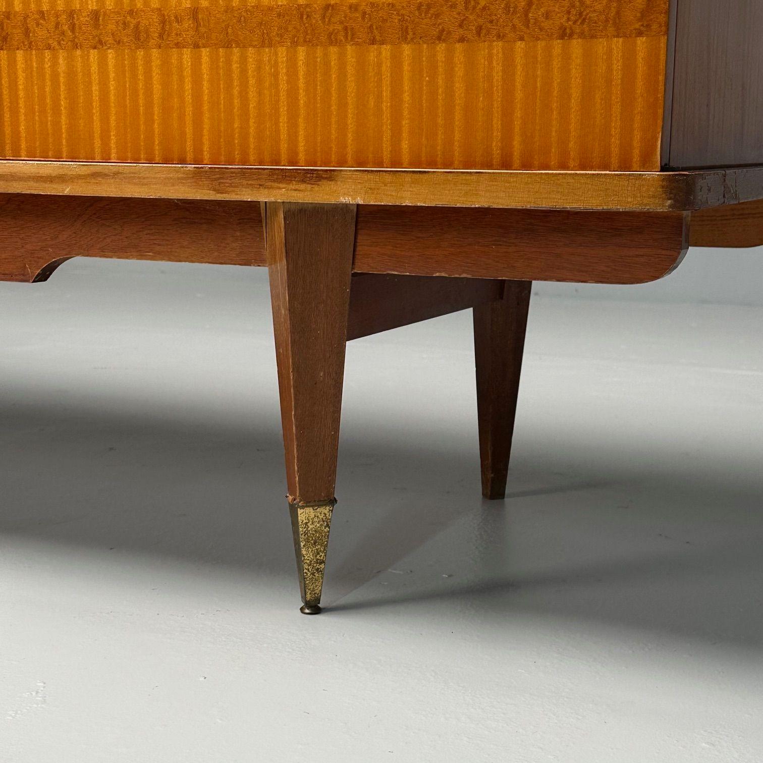 Credenza francese del Mid-Century Modern, mogano cubano, sicomoro, ottone, anni '40 in vendita 3