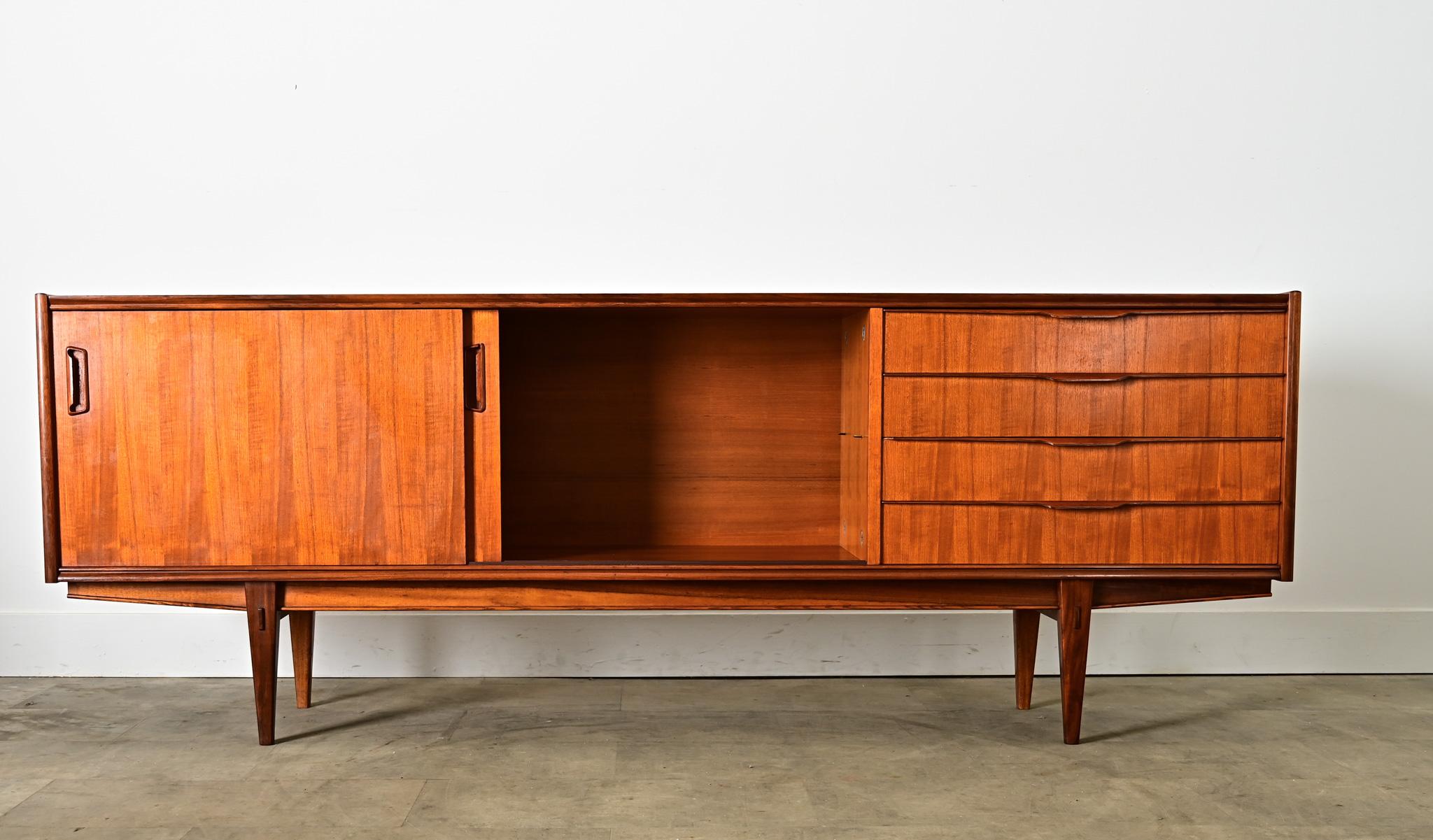 Credenza francese del Mid Century Modern In condizioni buone in vendita a Baton Rouge, LA