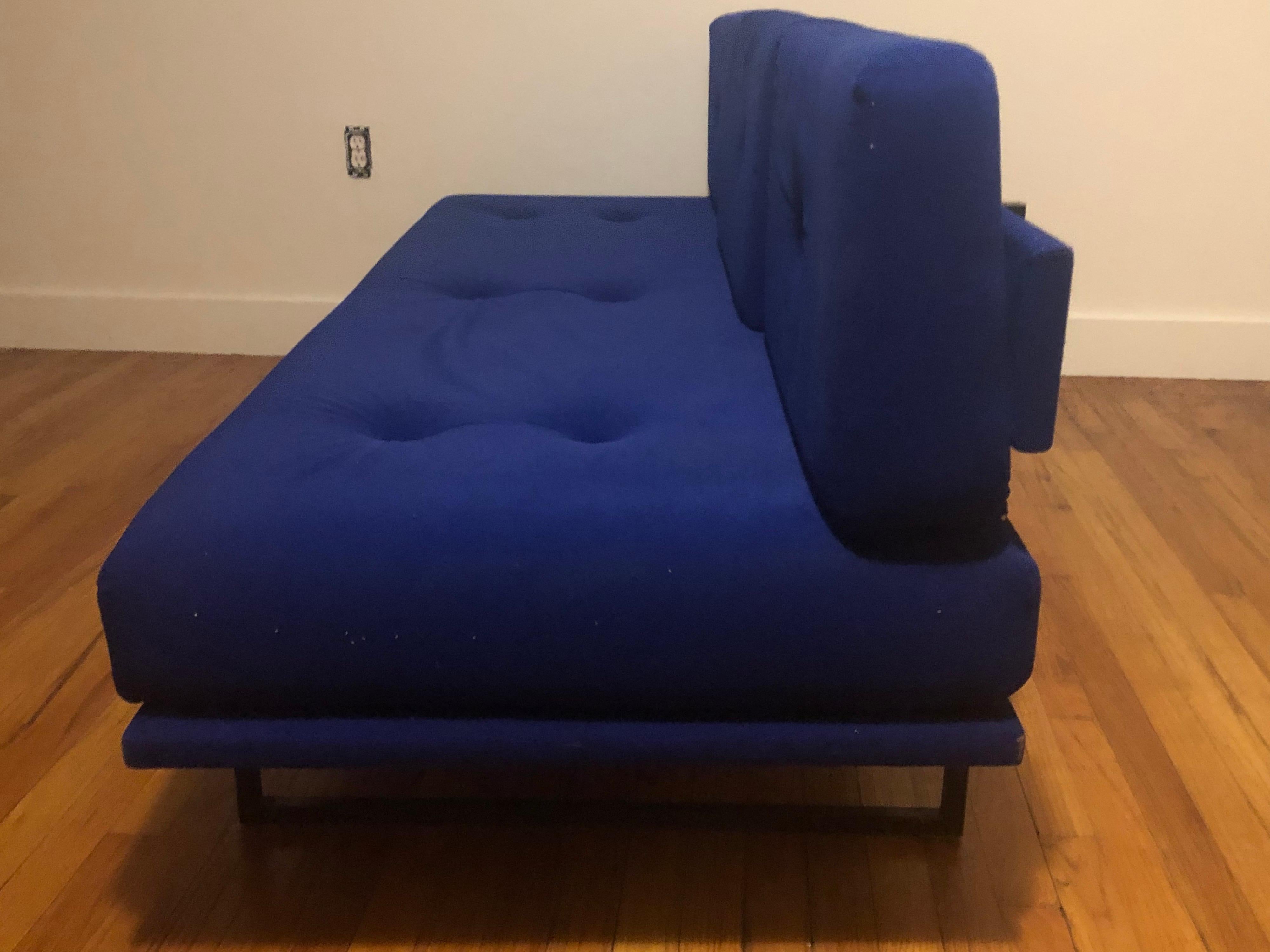 French Mid-Century Modern Sofa / Day Bed by A R P & Yves Klein Blue Style Fabric For Sale 2