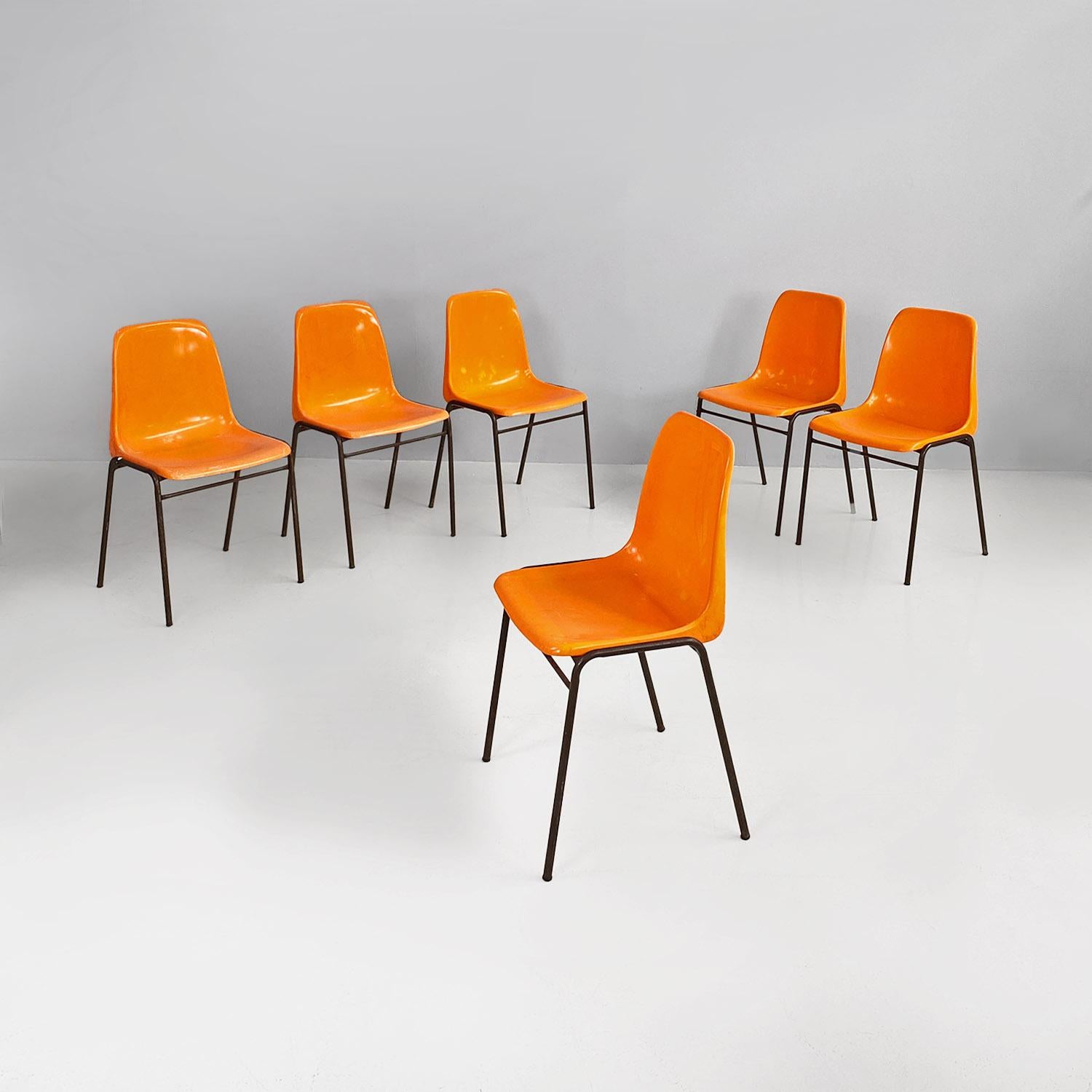 Mid-Century Modern French mid-century modern stackable orange plastic chairs, 1960s For Sale