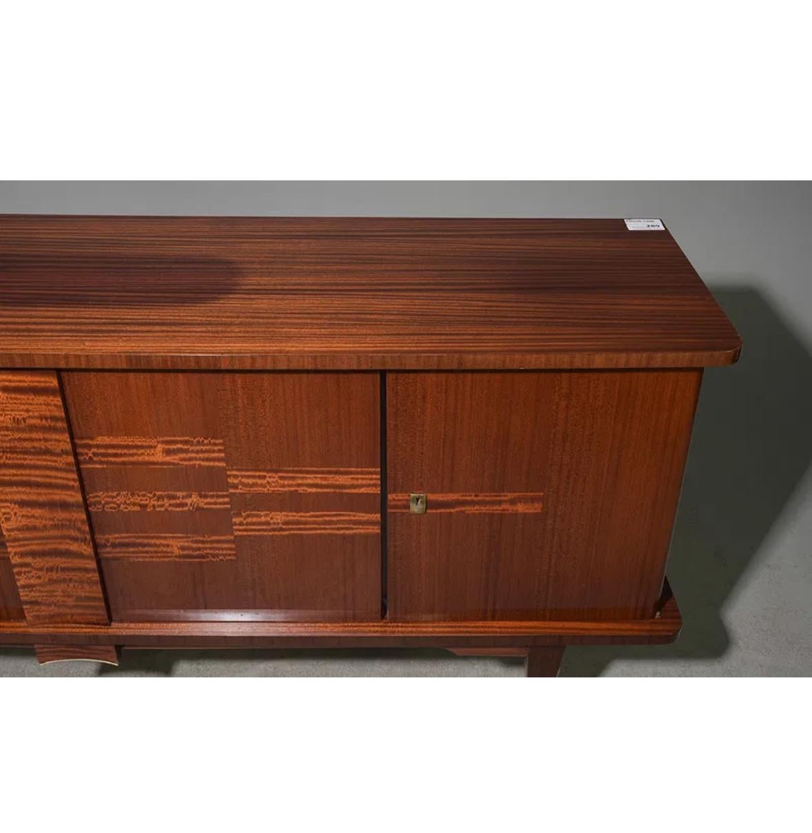French Mid Century Modern Style Sideboard / Enfilade In Good Condition For Sale In Pineville, NC
