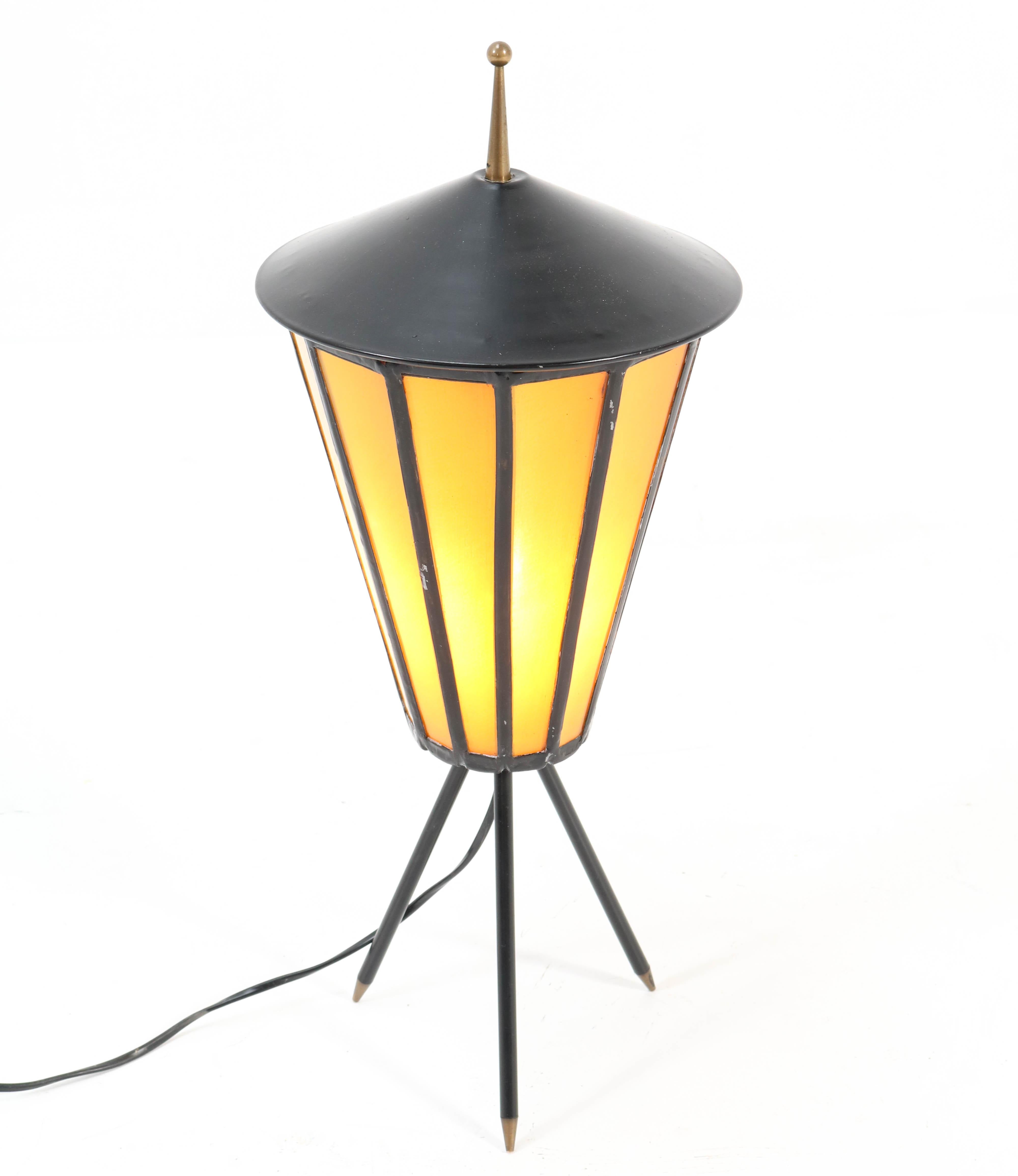 Mid-Century-Modern-Tischlampe, 1950er Jahre (Mitte des 20. Jahrhunderts) im Angebot