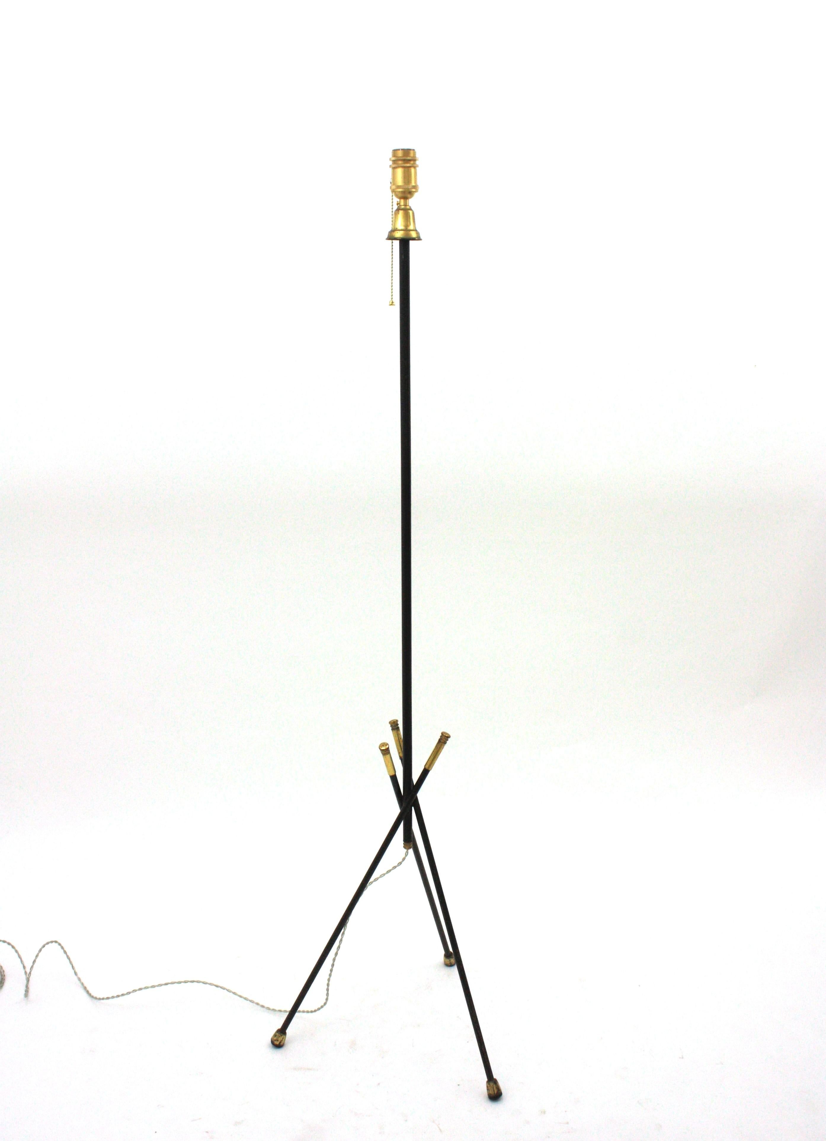 French Mid-Century Modern Tripod Floor Lamp For Sale 1