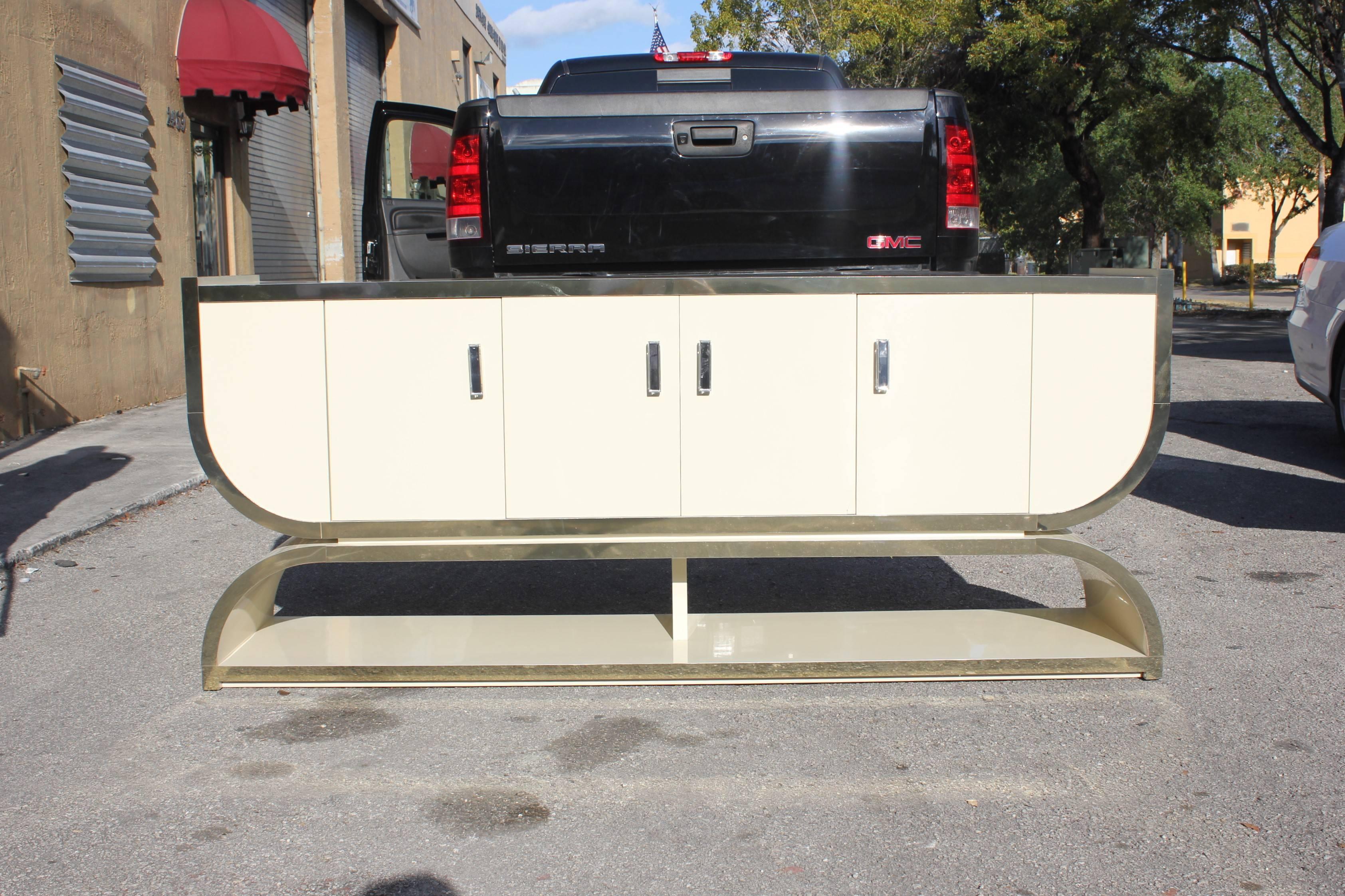 French Mid-Century Modern ''U'' Shape Four-Door Sideboard or Buffet, circa 1960s 9