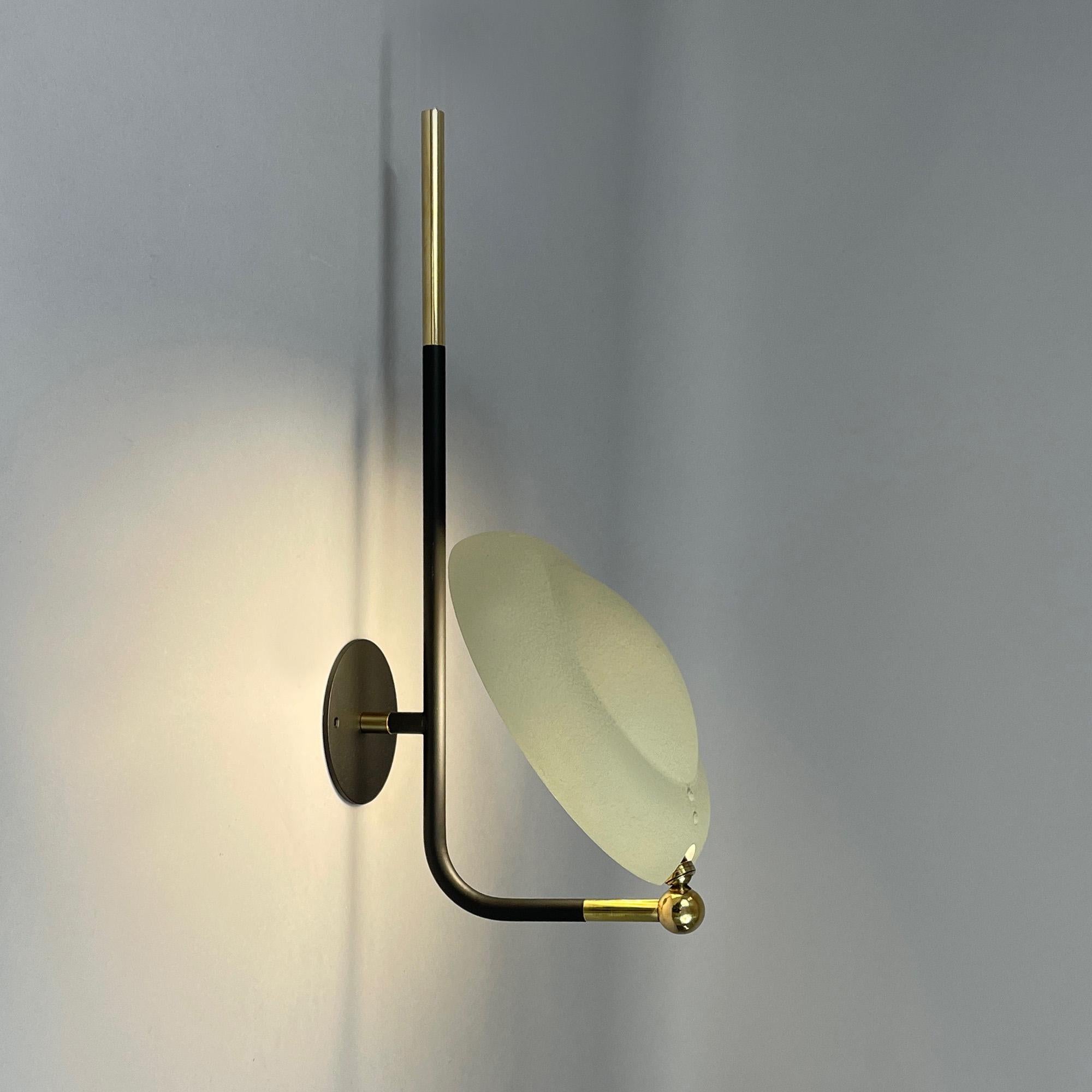 French Mid-Century Modernist Wall Light, 1950s For Sale 3