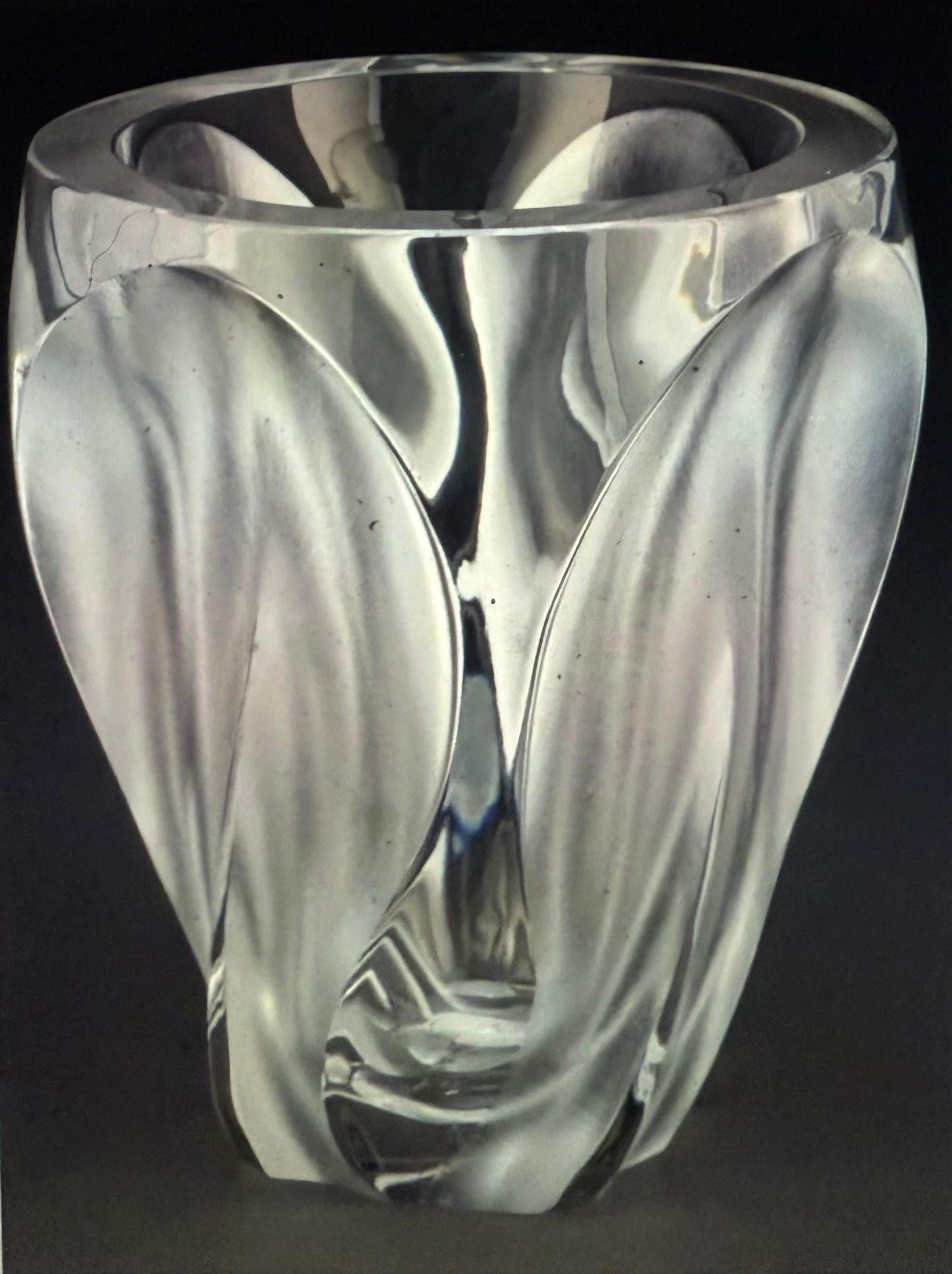 XX secolo Vaso di cristallo modellato e lucidato francese della metà del secolo, 'Ingrid' di Lalique, c.C. 1964 in vendita