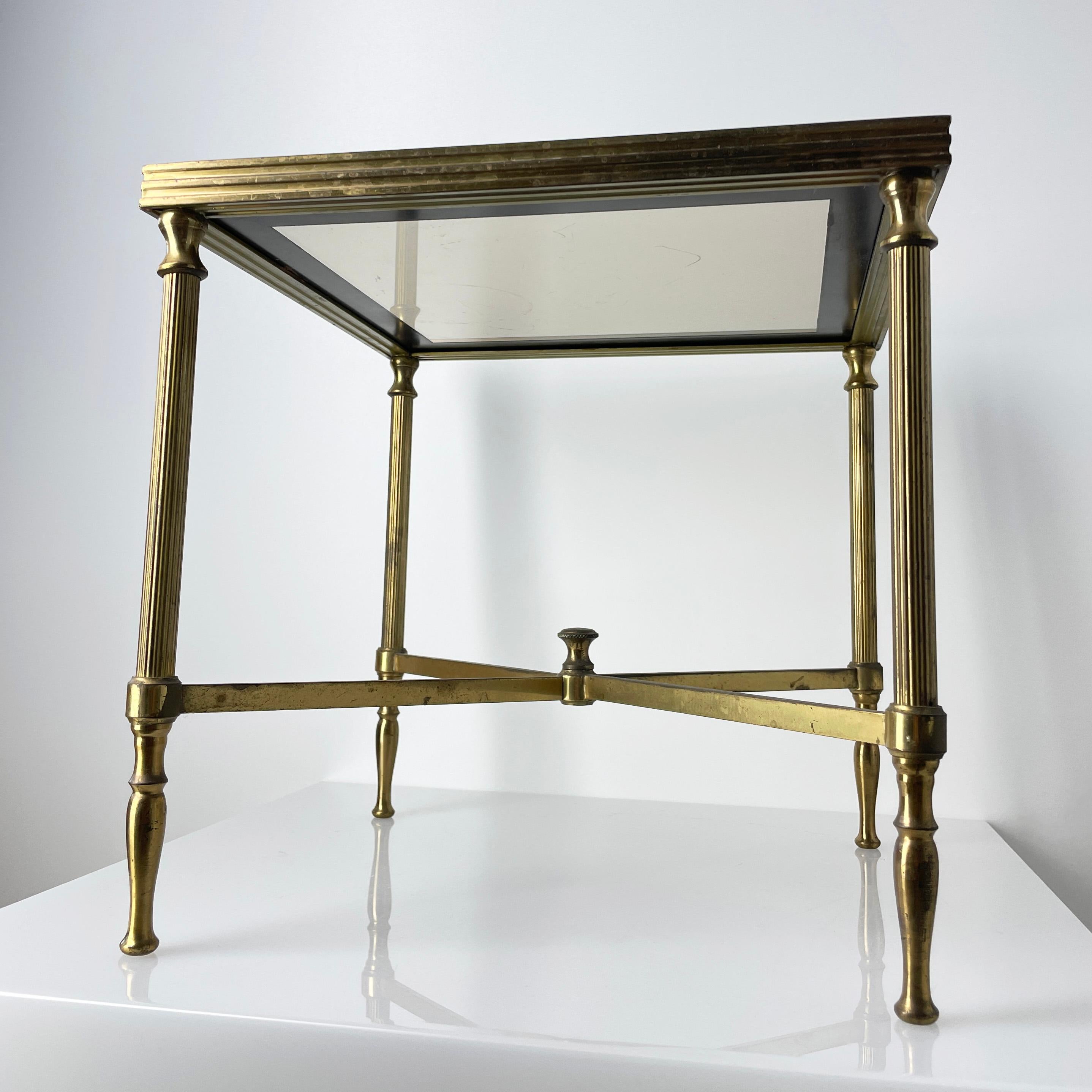 Table d'appoint française de style néoclassique/Hollywood Regency du milieu du siècle dernier en vente 6