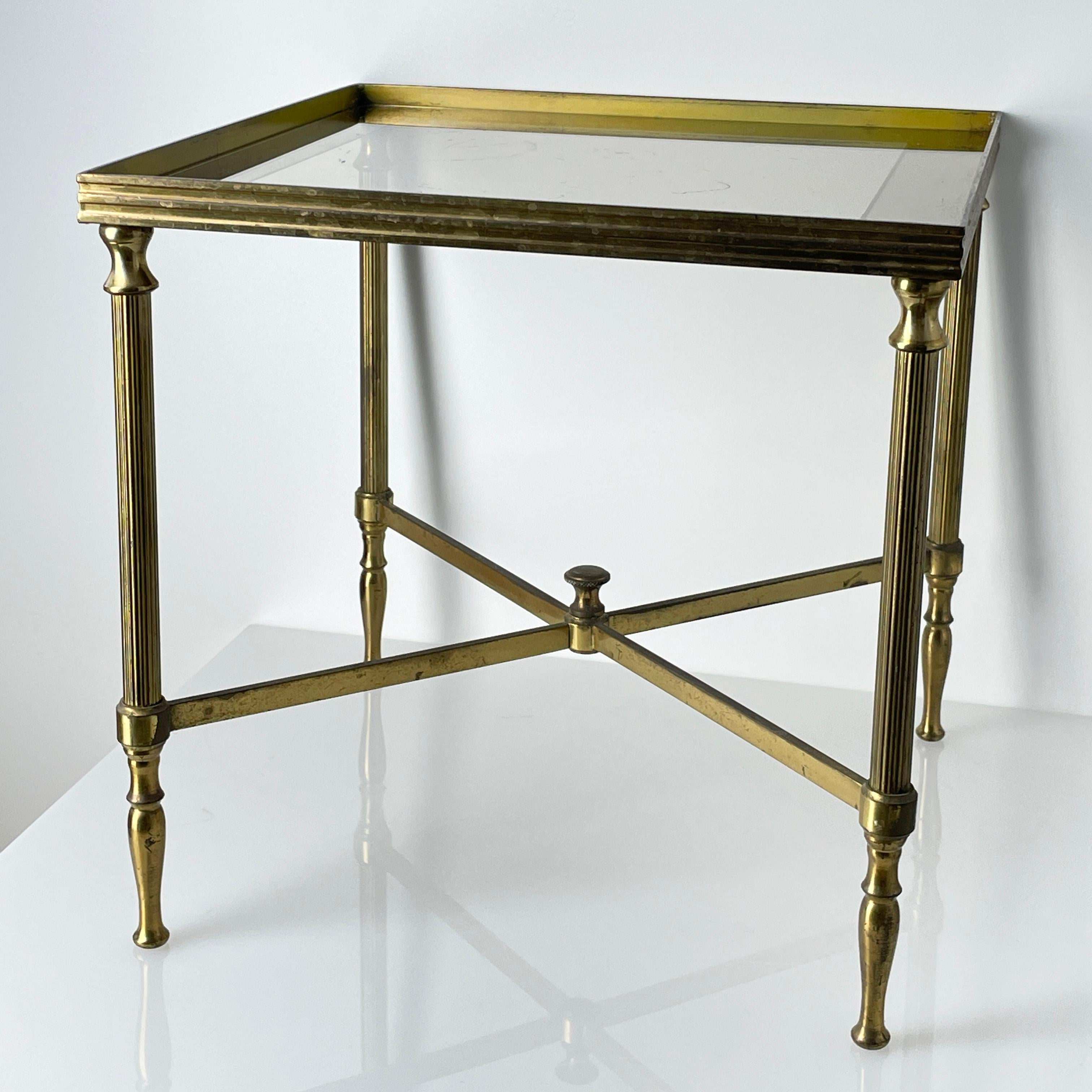 Table d'appoint française de style néoclassique/Hollywood Regency du milieu du siècle dernier en vente 7