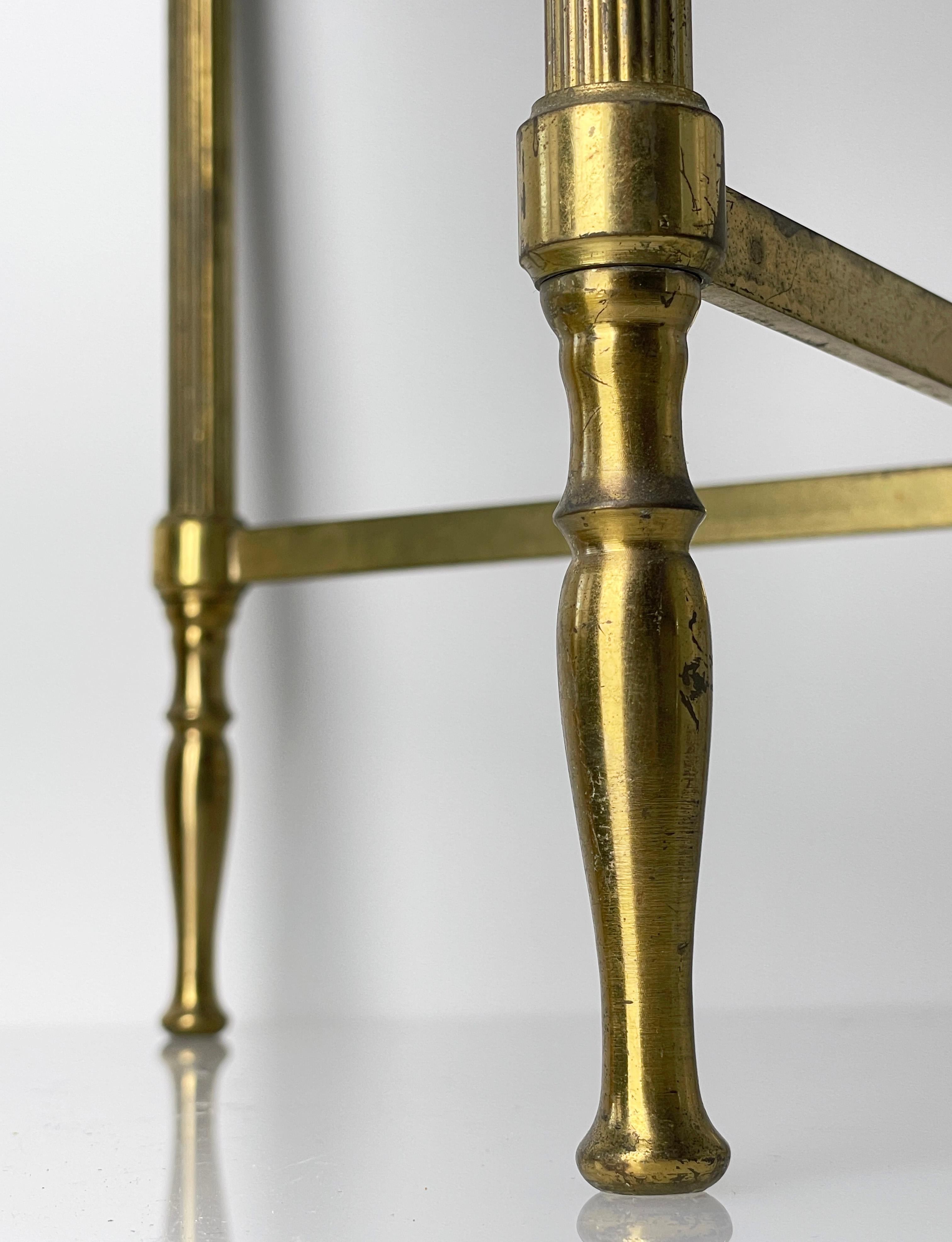 Table d'appoint française de style néoclassique/Hollywood Regency du milieu du siècle dernier en vente 8