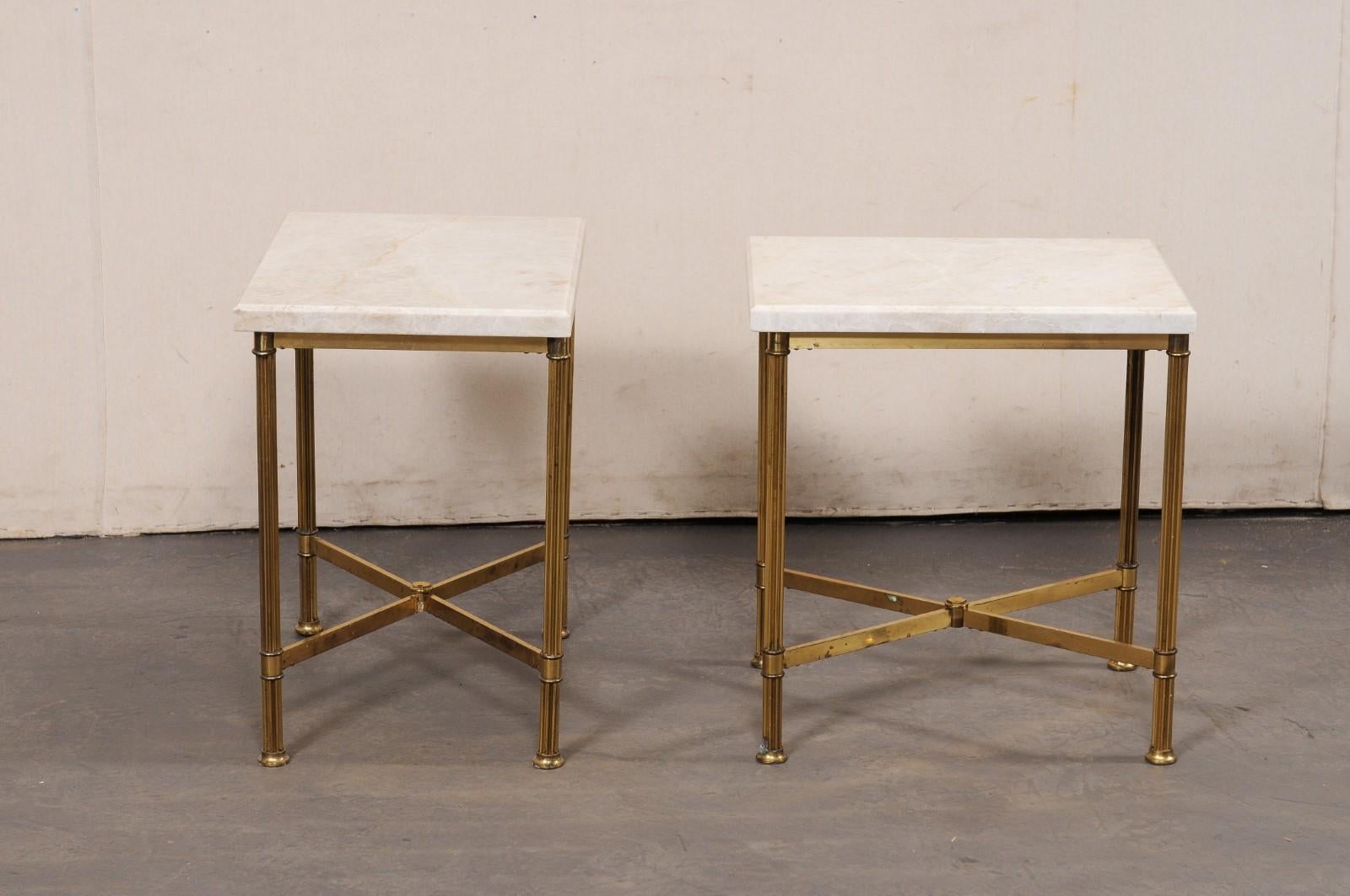 Paire de tables d'extrémité en laiton du milieu du siècle dernier avec nouveaux plateaux en quartzite Taj Mahal en vente 3