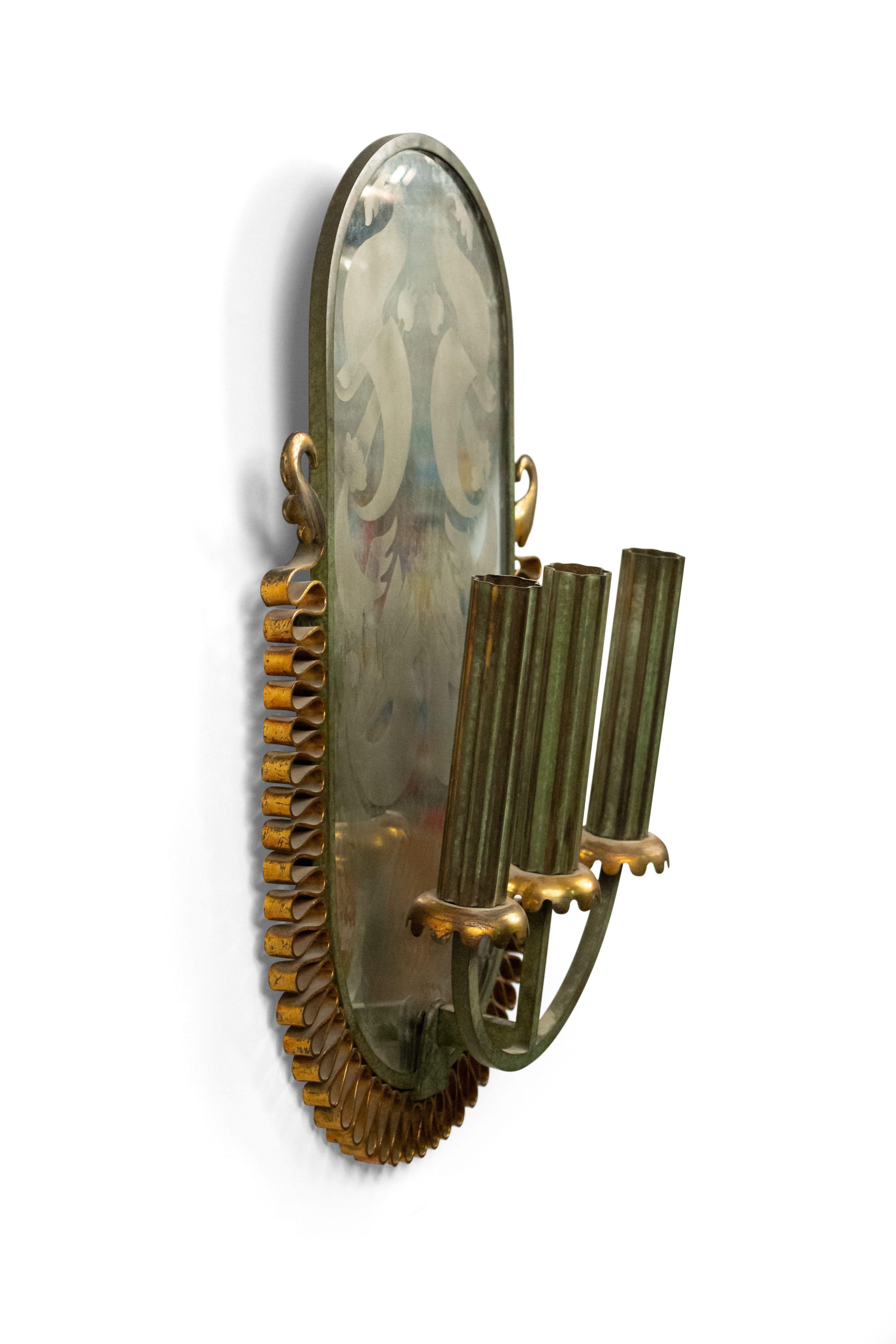 French Mid-Century Patinated Brass and Mirror Wall Sconce For Sale 2