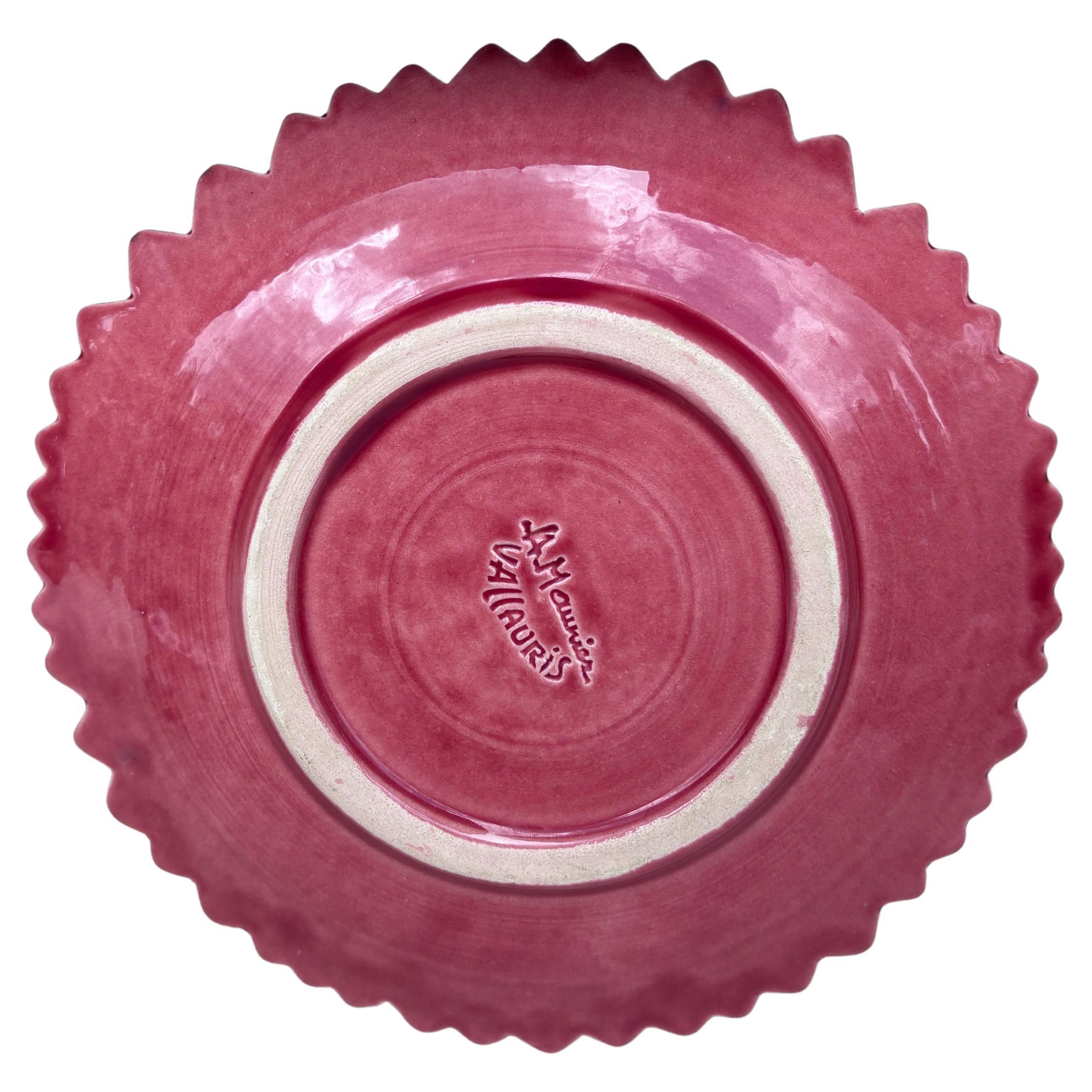 Mid-Century moderno Piatto a margherita in maiolica rosa di metà secolo francese Vallauris AM in vendita