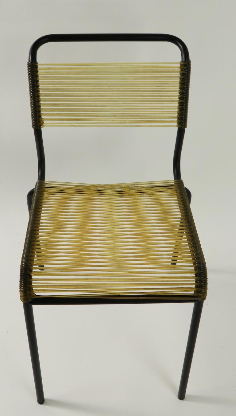 Chaise à cordes française du milieu du siècle dernier avec cadre en acier tubulaire en vente 2