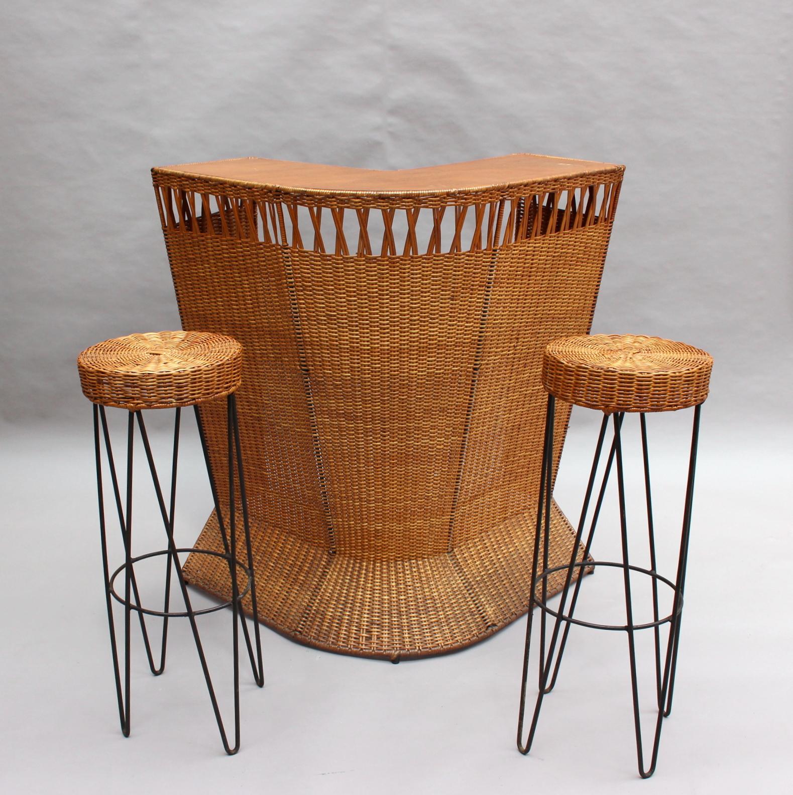 French Mid-Century Rattan Bar and 3 Matching Stools In Good Condition In Long Island City, NY