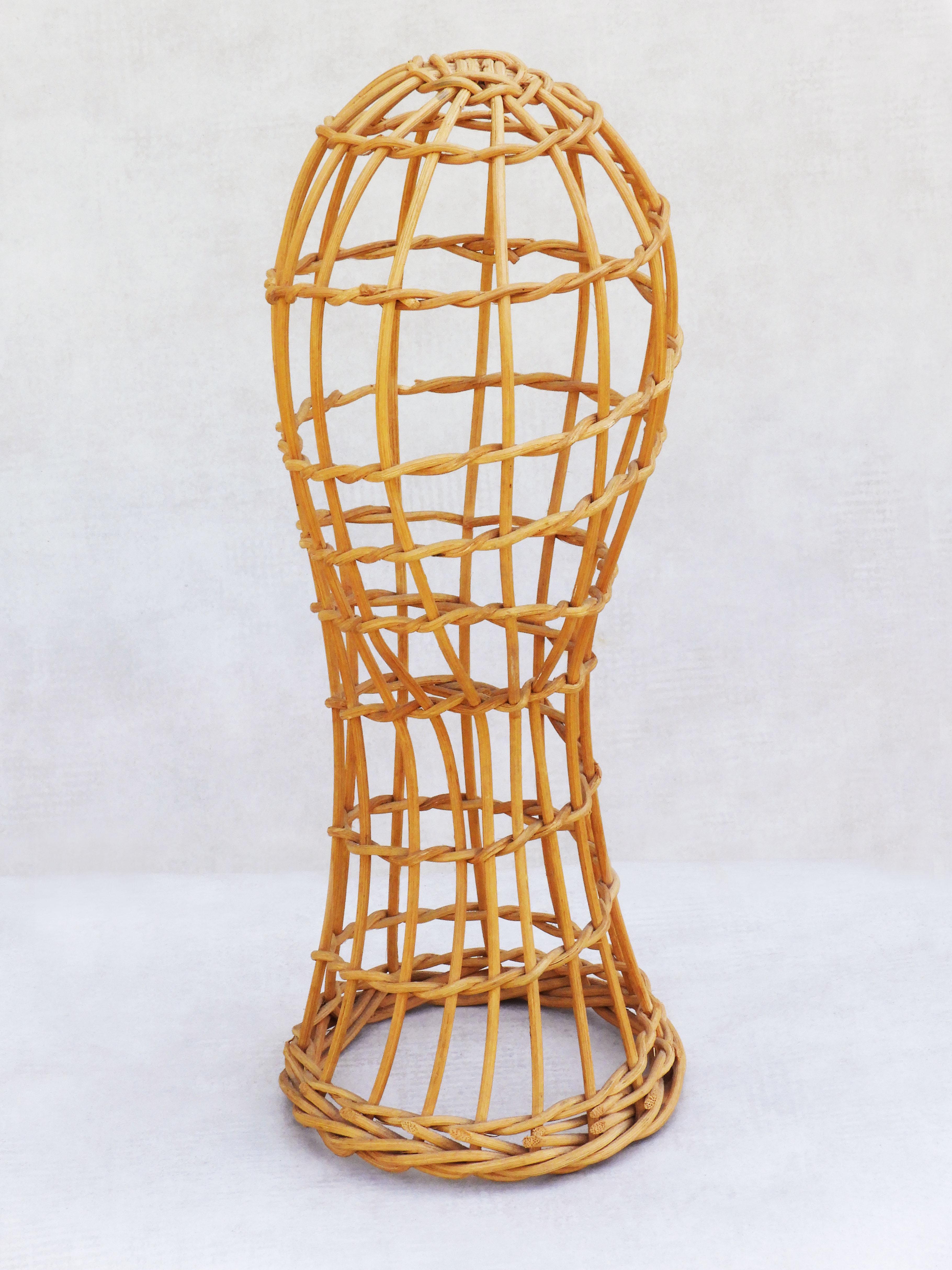 French Mid Century Rattan Hat Stand Head Sculpture C1950  In Good Condition For Sale In Trensacq, FR