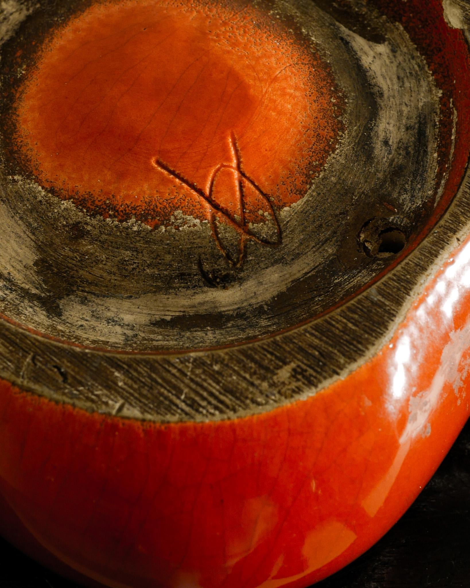Französischer Aschenbecher aus roter Keramik 