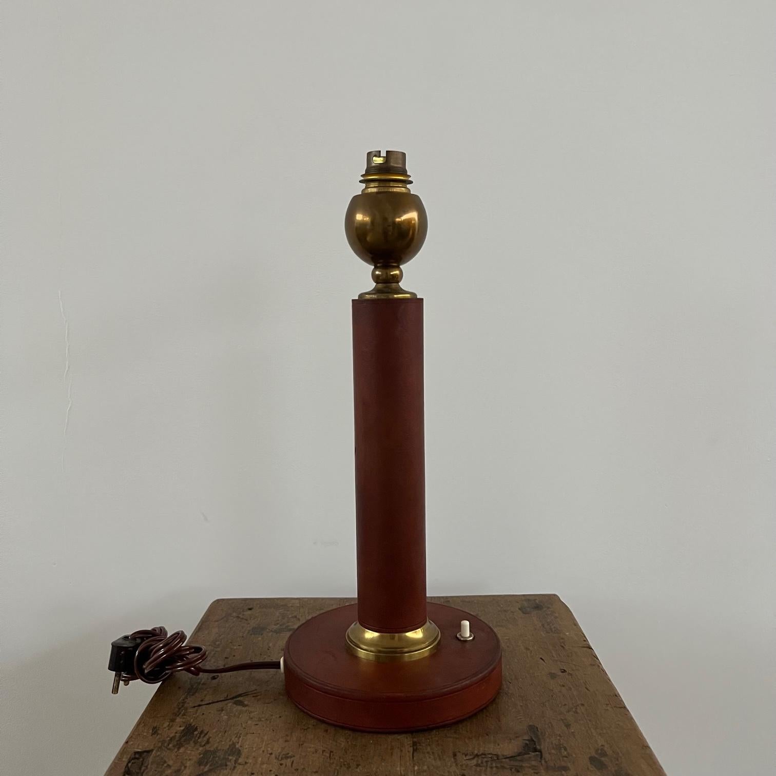 Wood French Mid-Century Red Leather and Brass Table Lamp