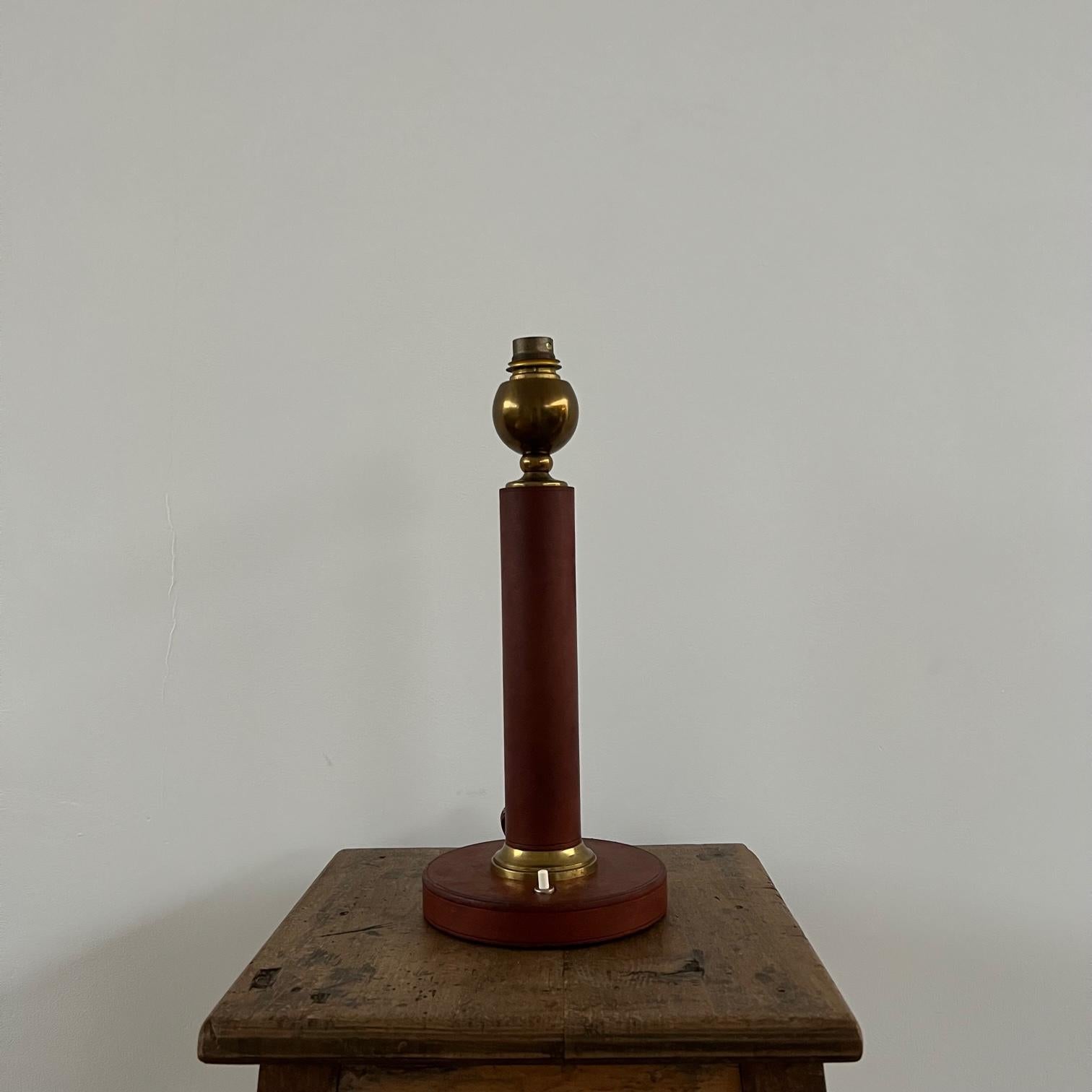 French Mid-Century Red Leather and Brass Table Lamp 3