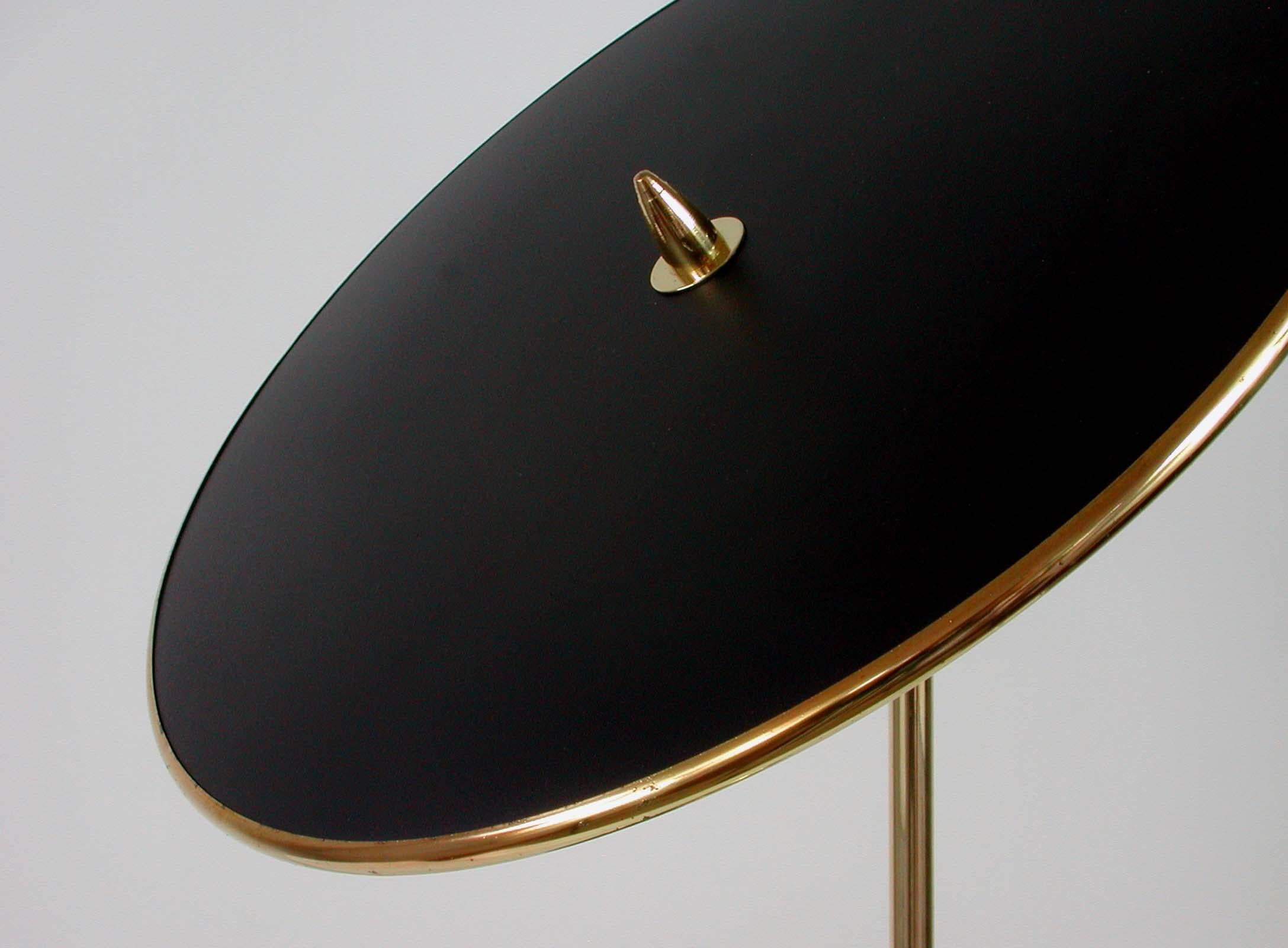 French Midcentury Reflecting Black and Brass Table Lamp, 1950s 4
