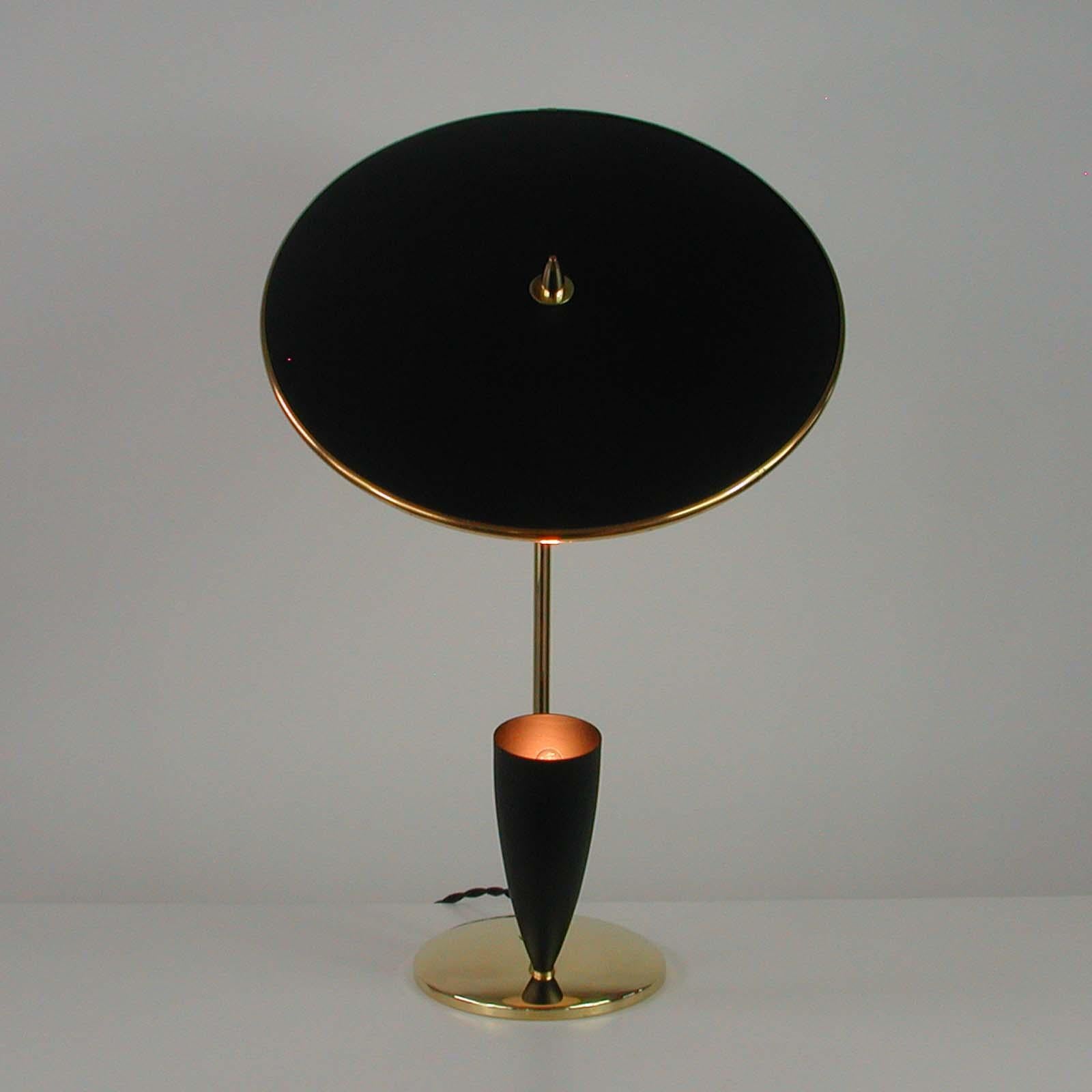 French Midcentury Reflecting Black and Brass Table Lamp, 1950s 10