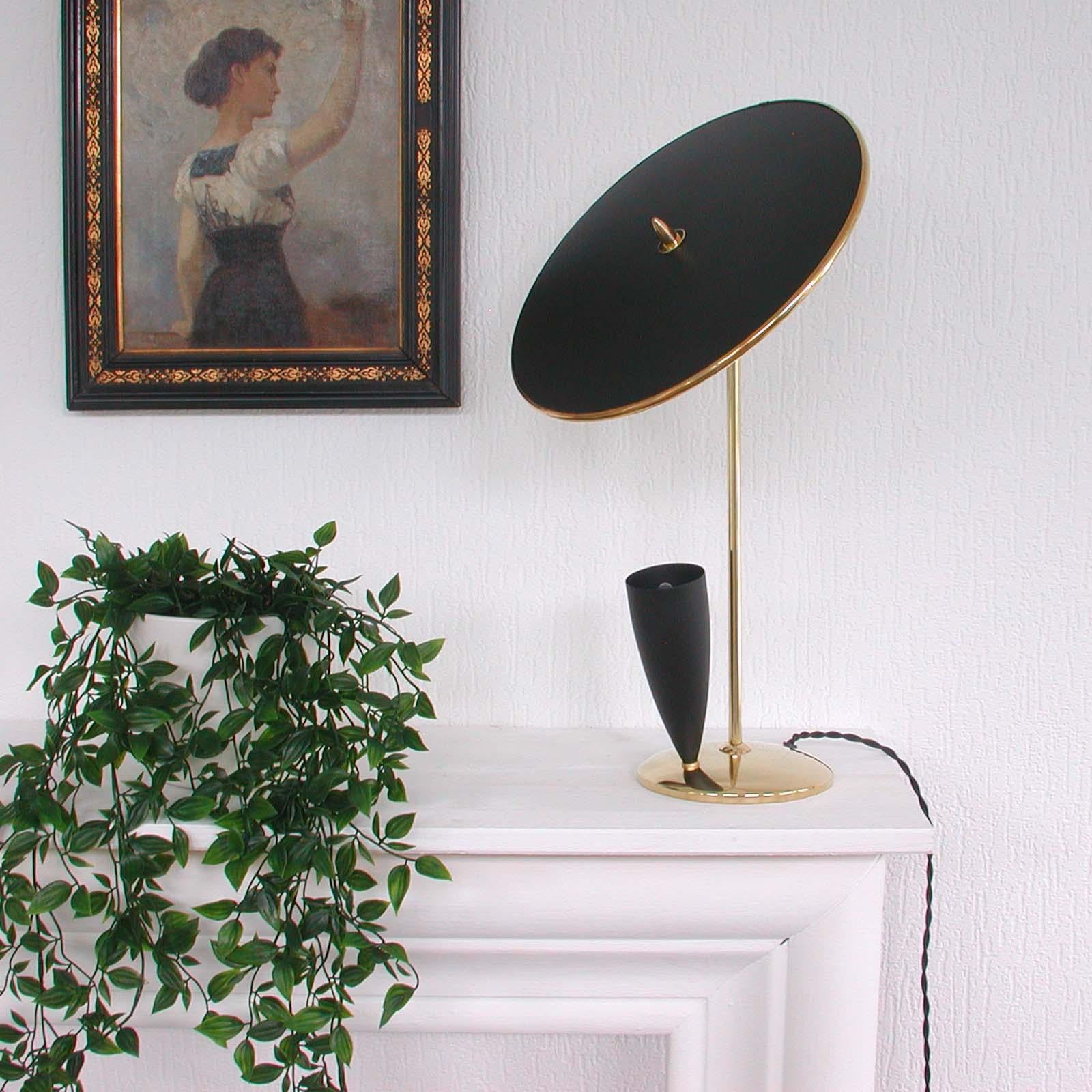 French Midcentury Reflecting Black and Brass Table Lamp, 1950s 12