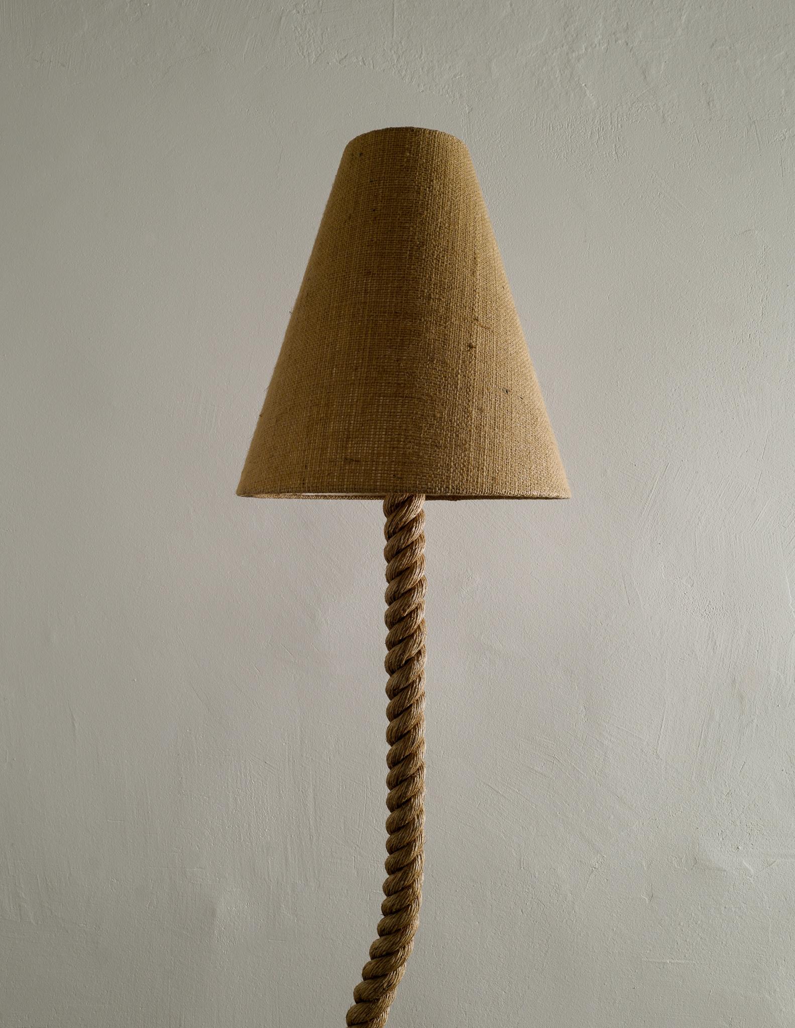 French Mid Century Rope Floor Lamp by Audoux Minet Produced in France, 1960s In Excellent Condition In Stockholm, SE