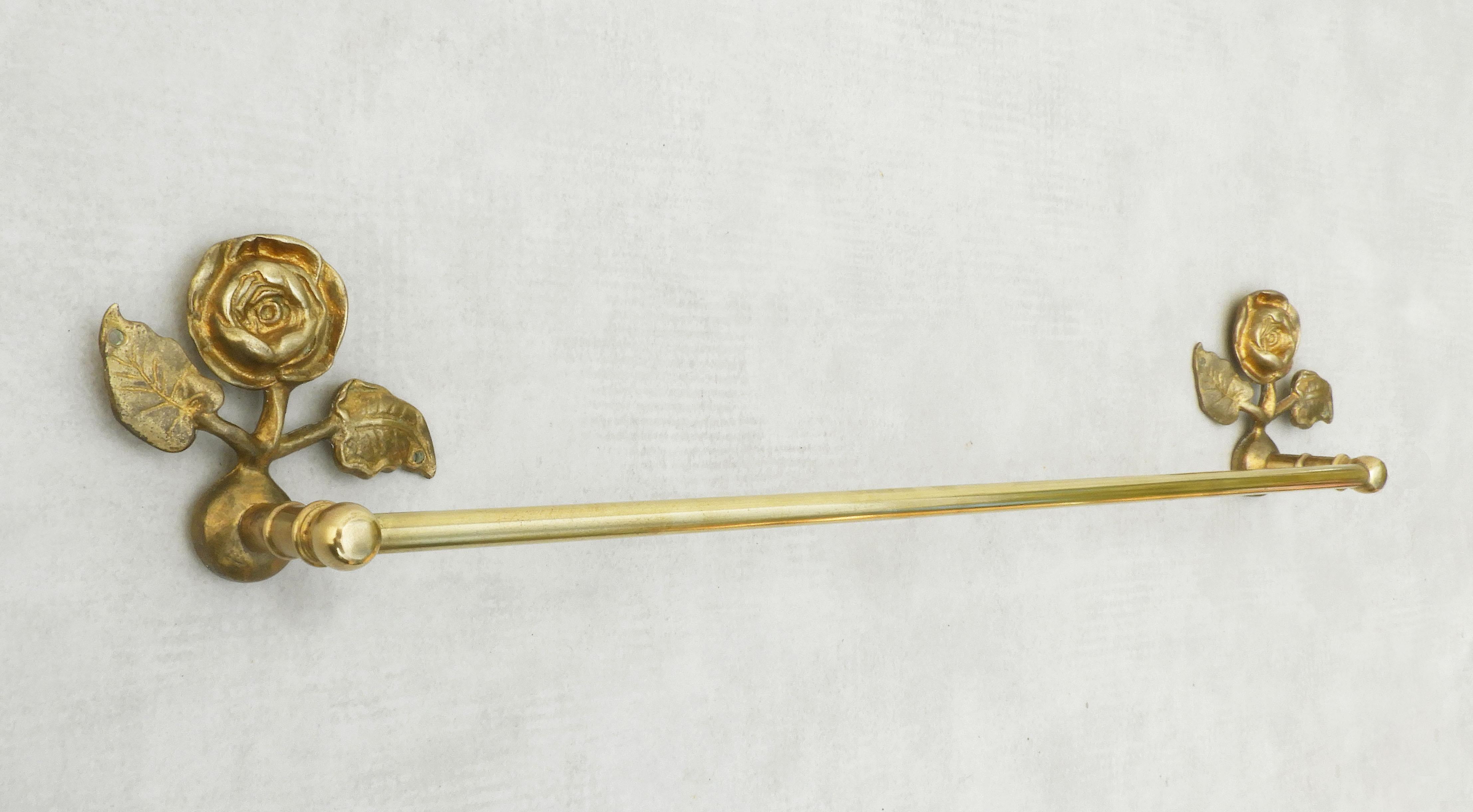 Dorato Anello portasciugamani a fiore rosa francese della metà del secolo scorso, C1950 in vendita