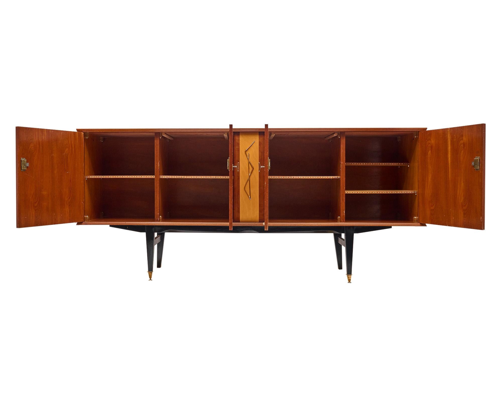 French Mid-Century Rosewood Buffet For Sale 1